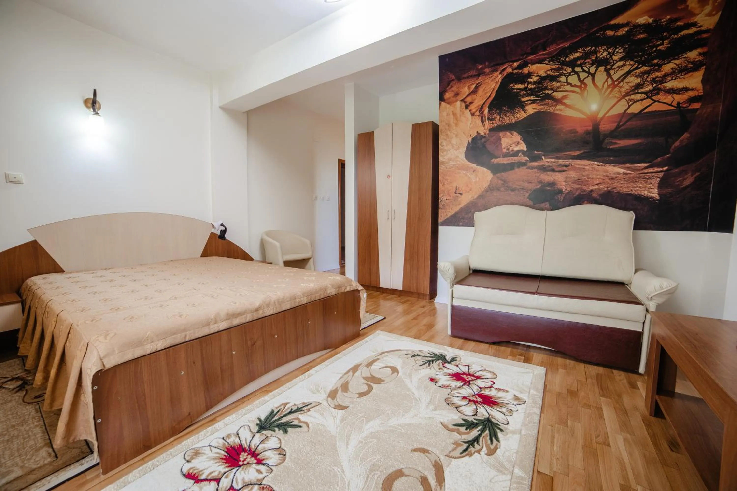 Bed in Pensiunea Floare de Colţ