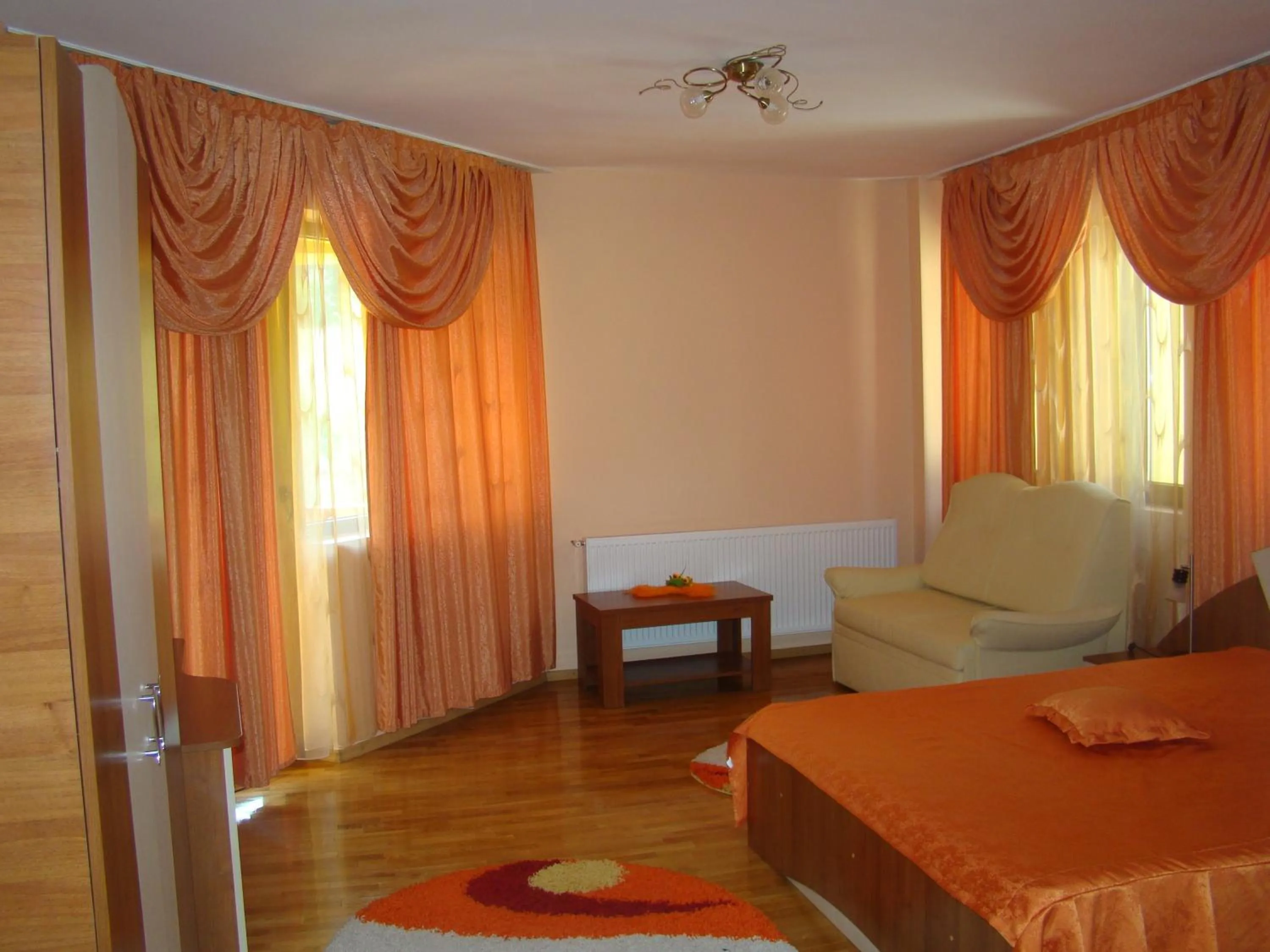 Bed in Pensiunea Floare de Colţ