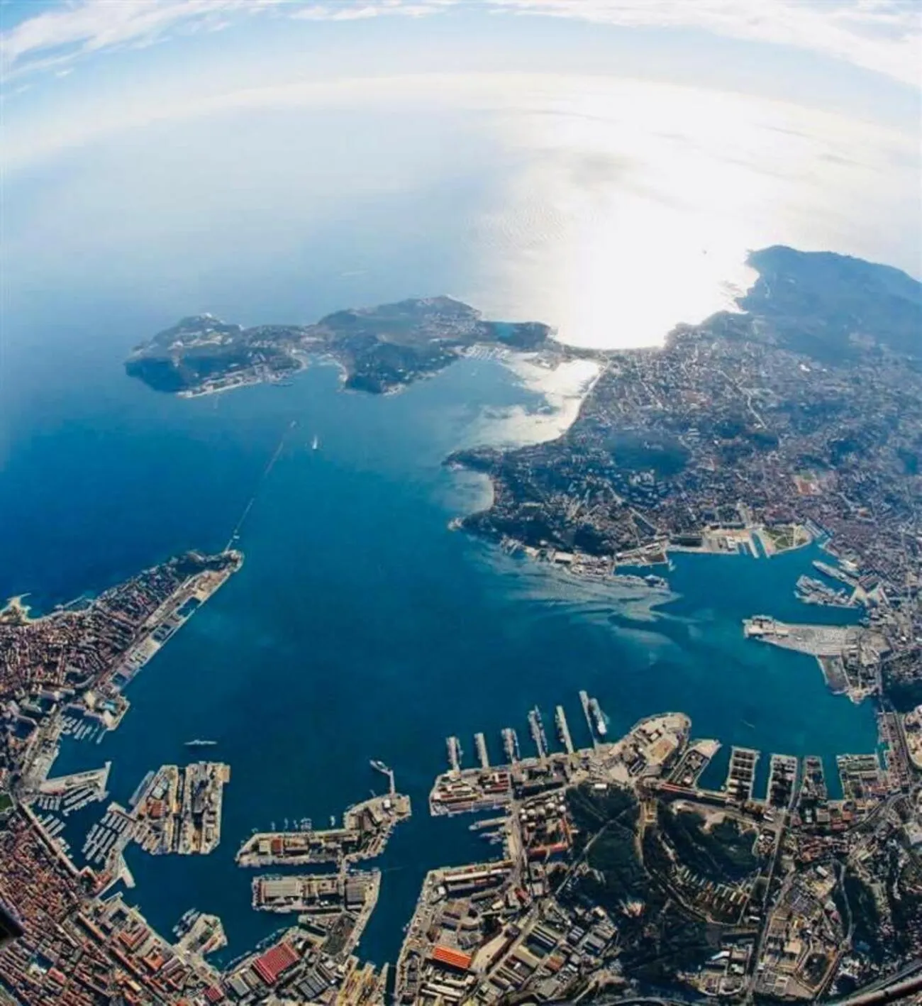 Bird's eye view in L'Eautel Toulon Centre Port