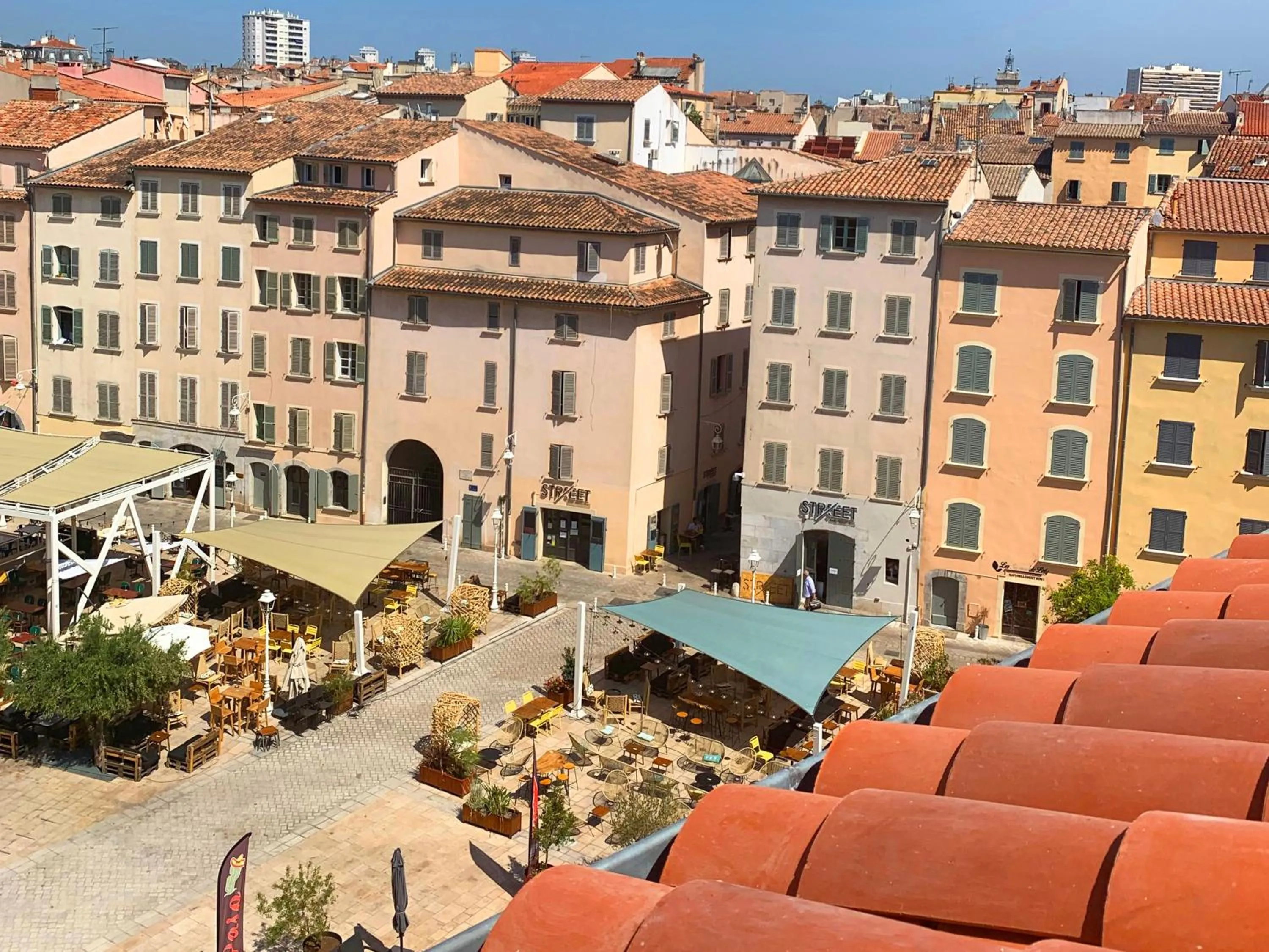 City view in L'Eautel Toulon Centre Port