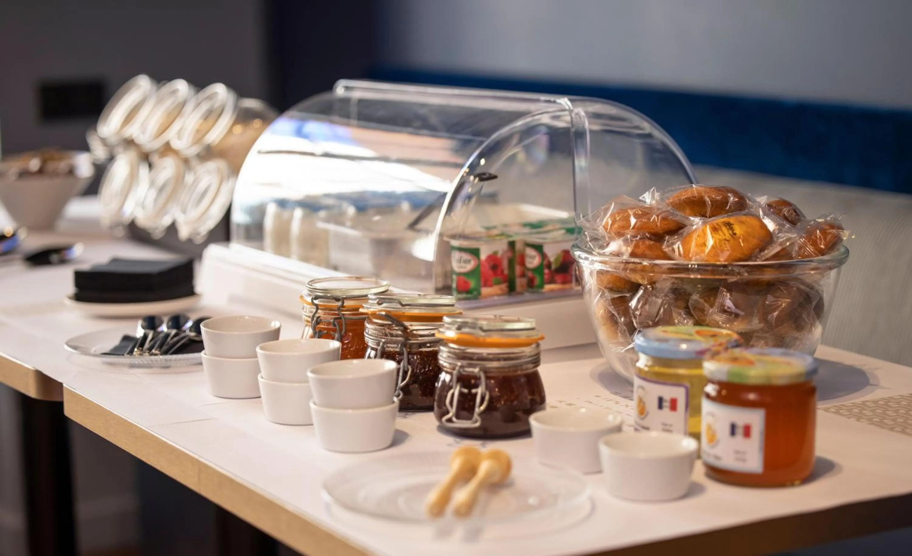 Breakfast in L'Eautel Toulon Centre Port