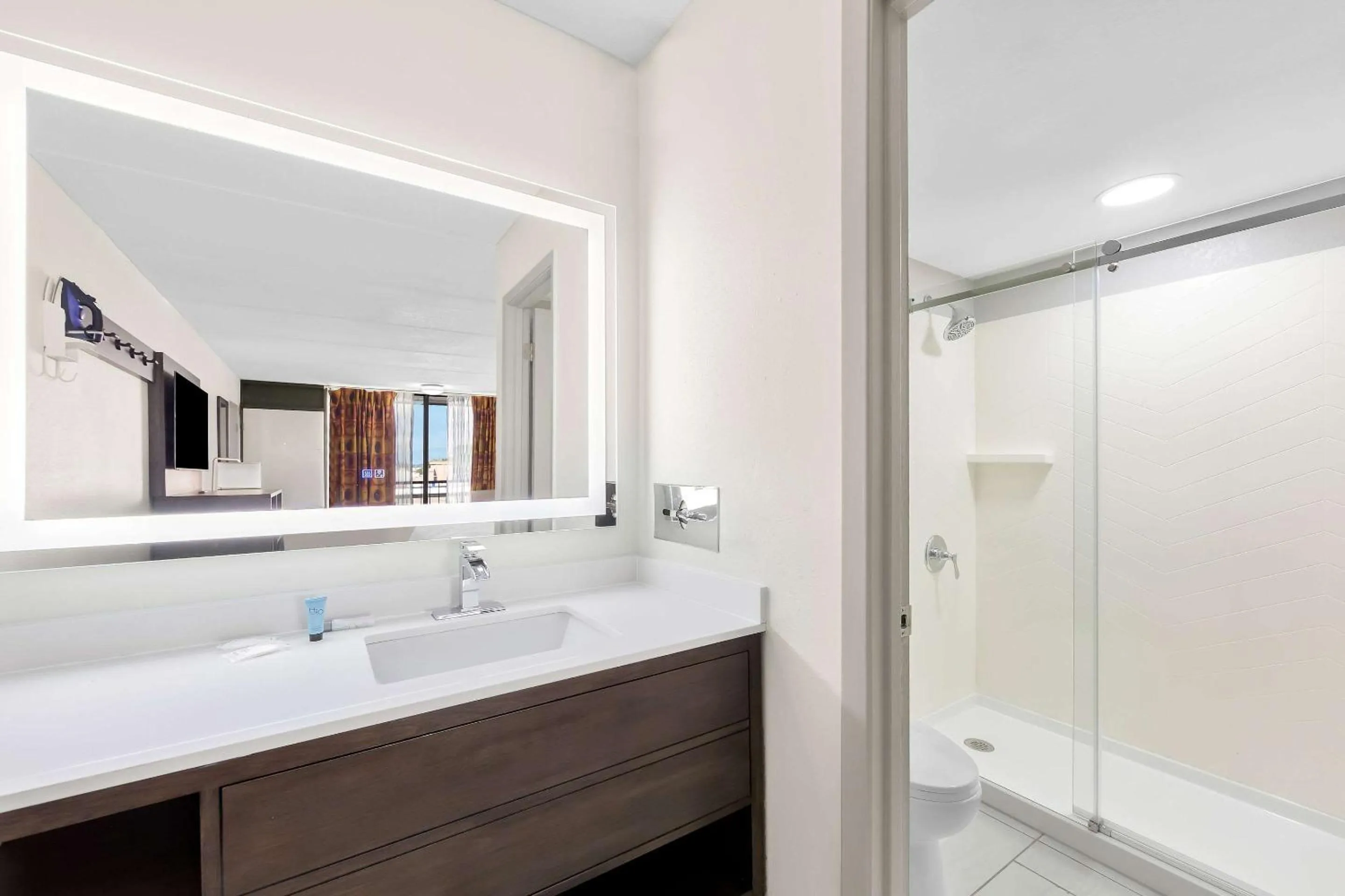 Bedroom in Clarion Inn & Suites near the Leconte Center Pigeon Forge