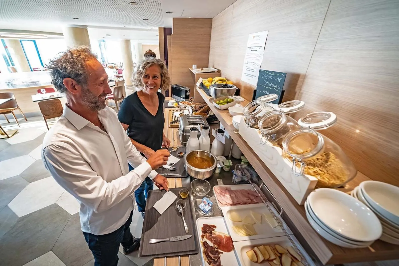 Buffet breakfast in Résidence-Aïga Resort thermal & spa