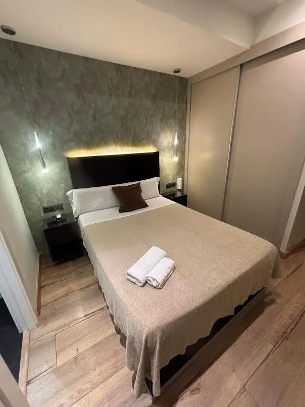 Bed in DAOS Suites & Terrace Marbella