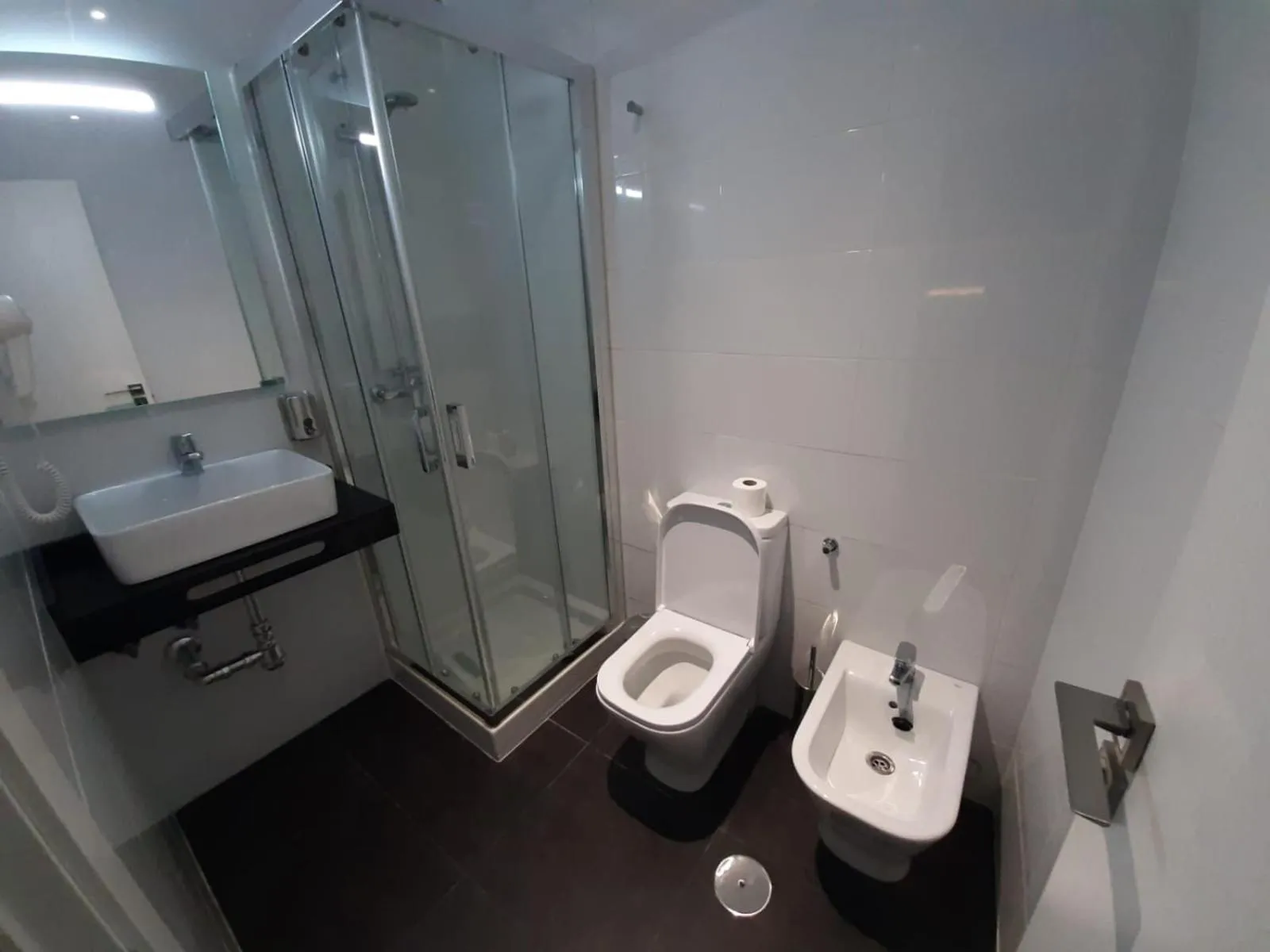 Shower in DAOS Suites & Terrace Marbella