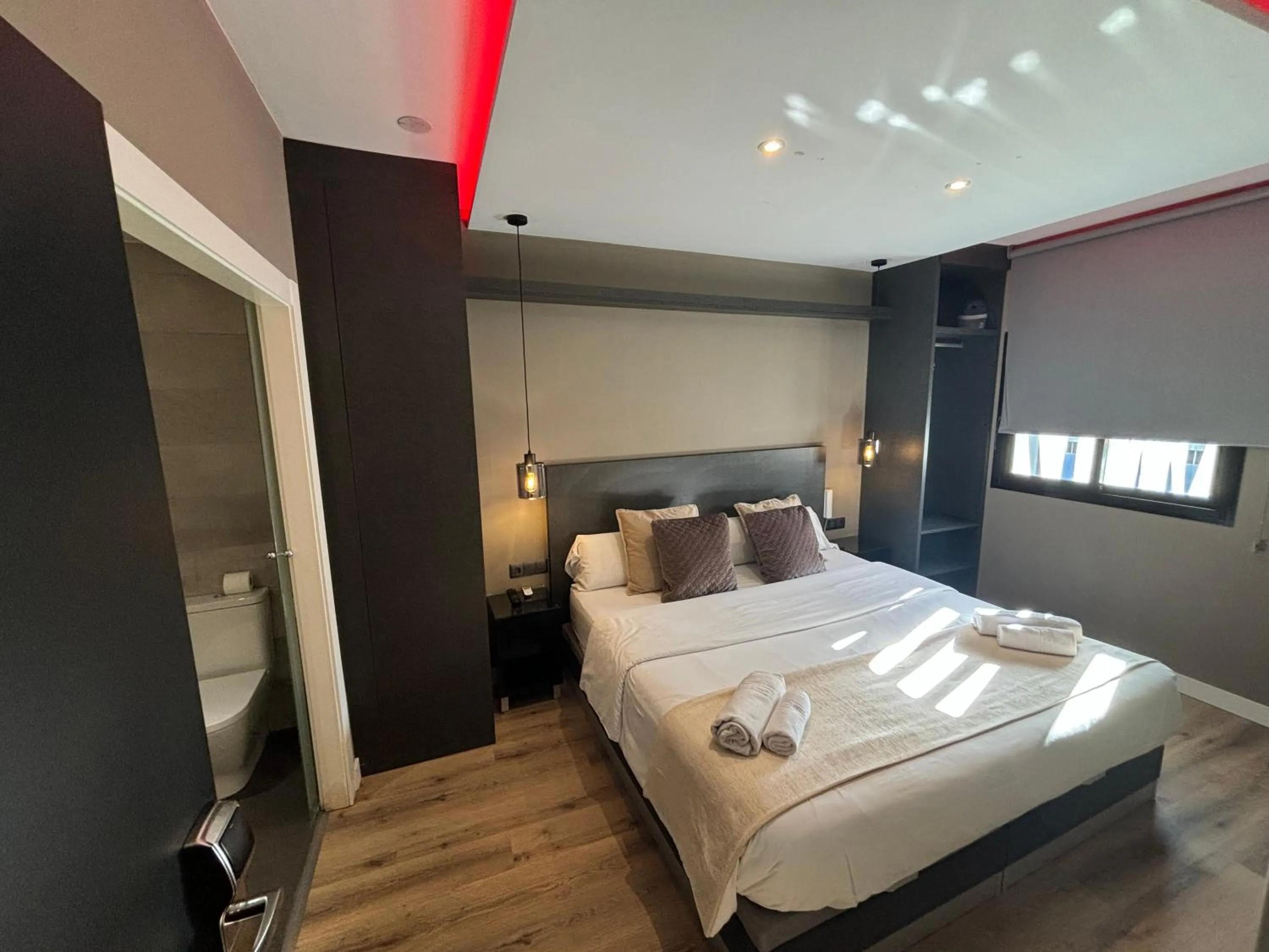 Bed in DAOS Suites & Terrace Marbella