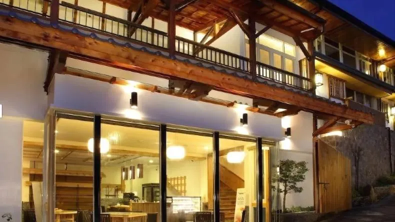 Property building in Dragon Manor Resort