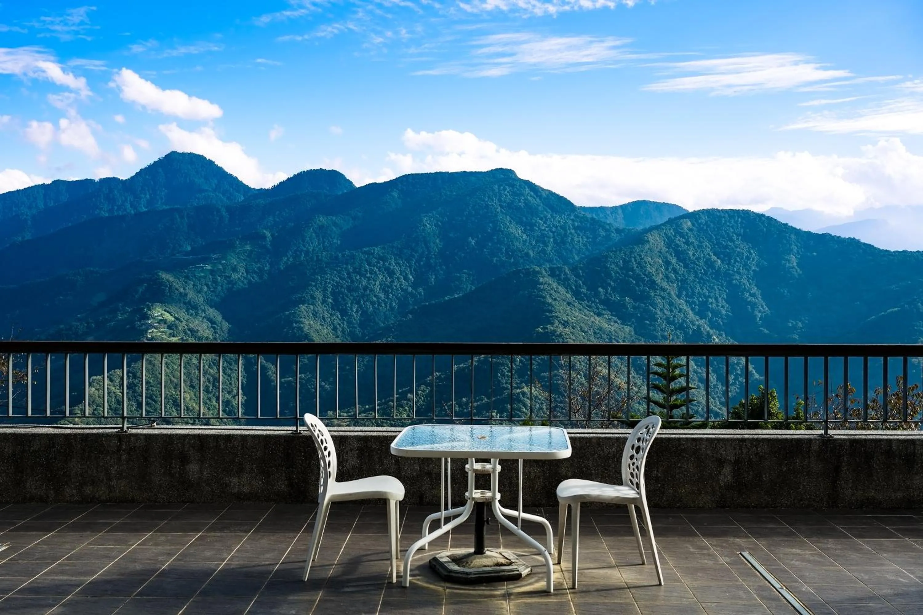 Balcony/Terrace in Dragon Manor Resort