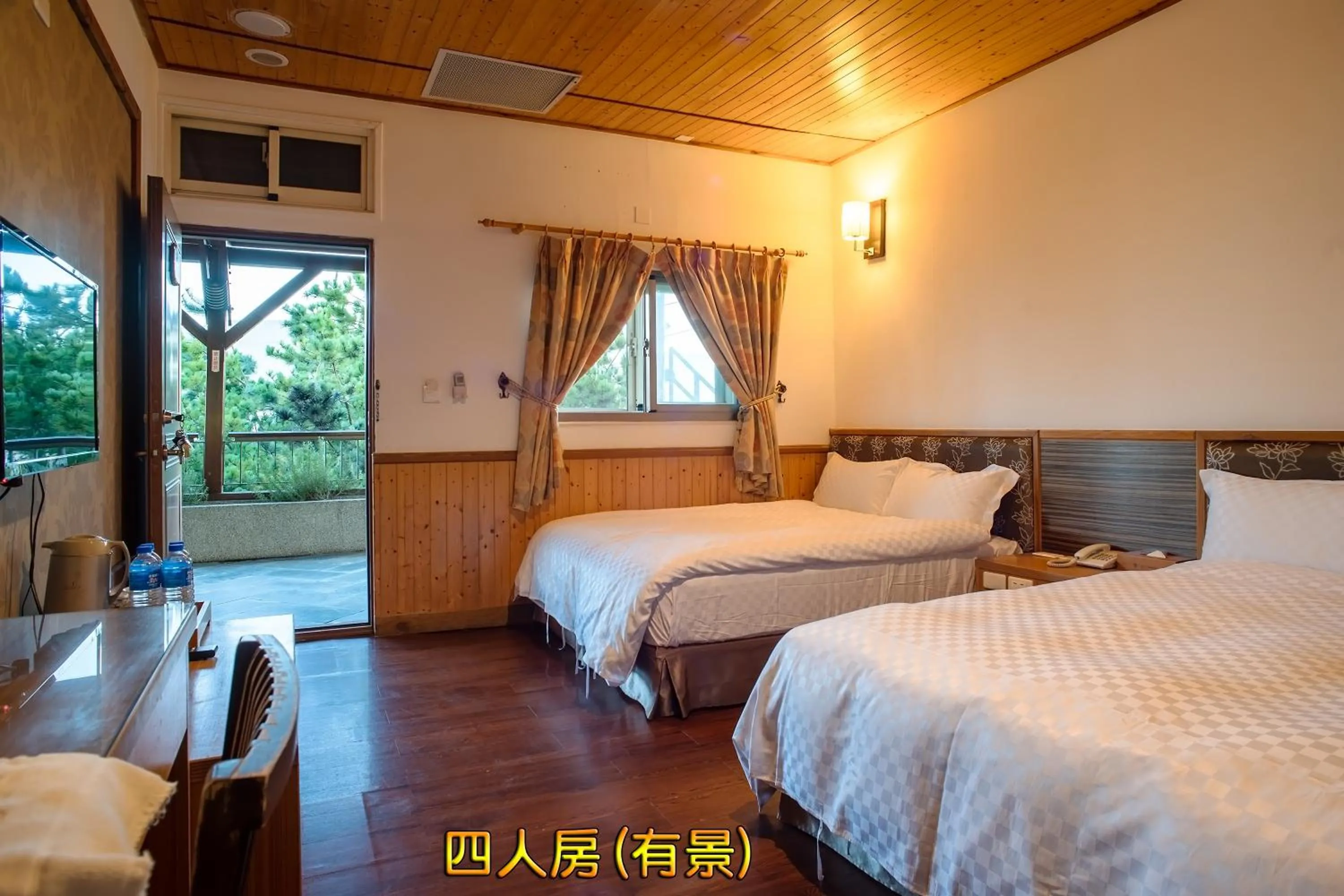 Bed in Dragon Manor Resort