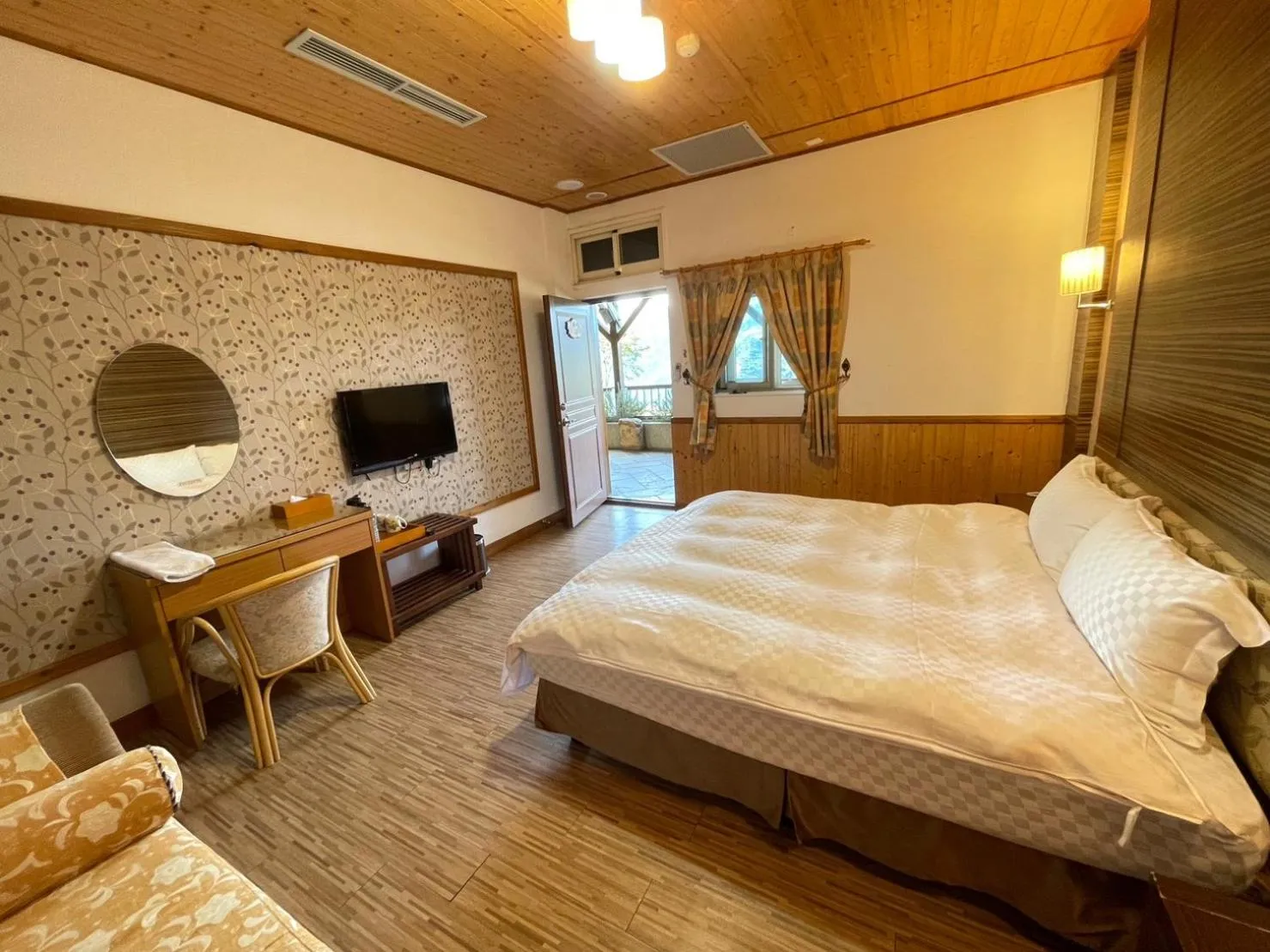 Bed in Dragon Manor Resort