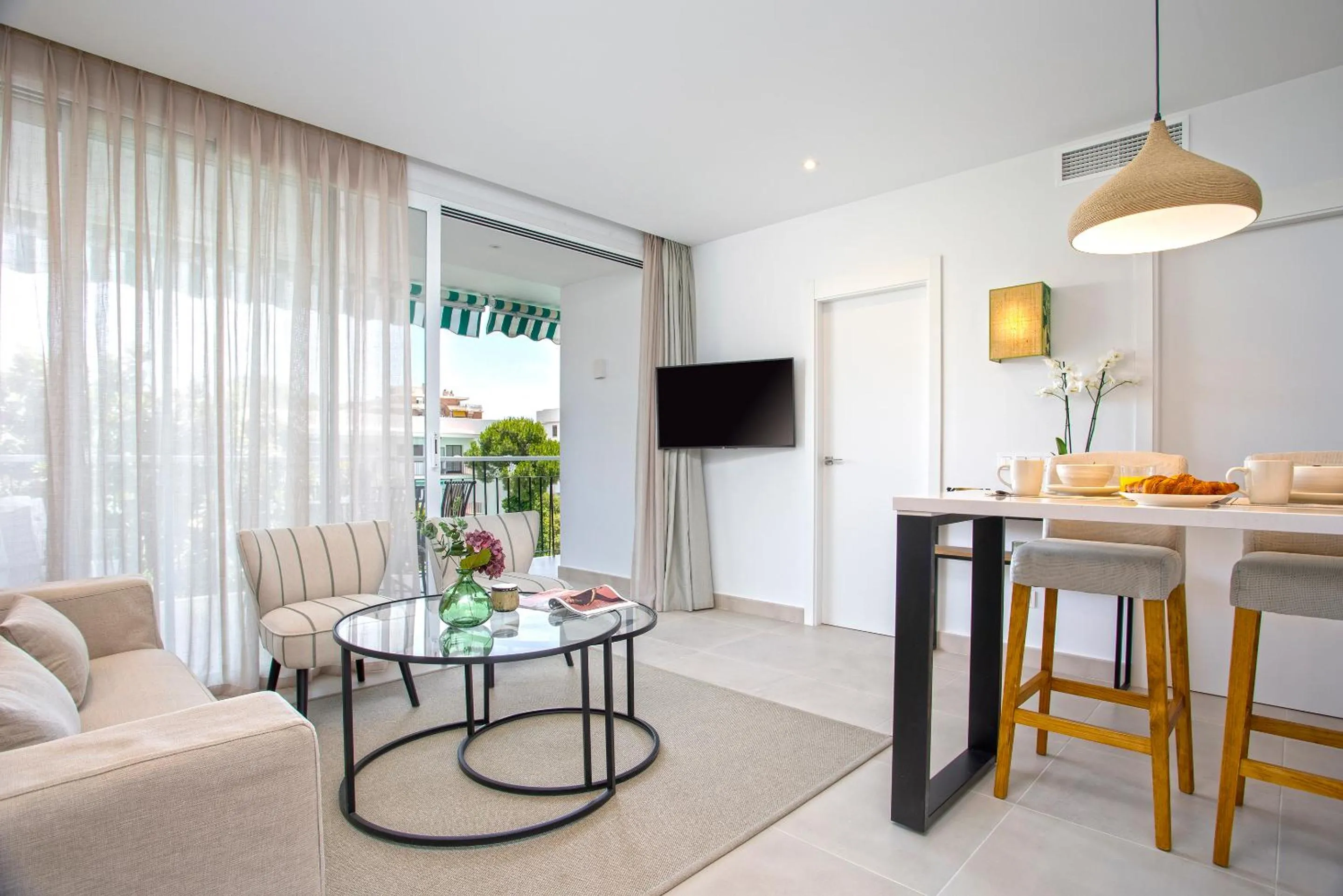 Genteel Home Ricardo Soriano