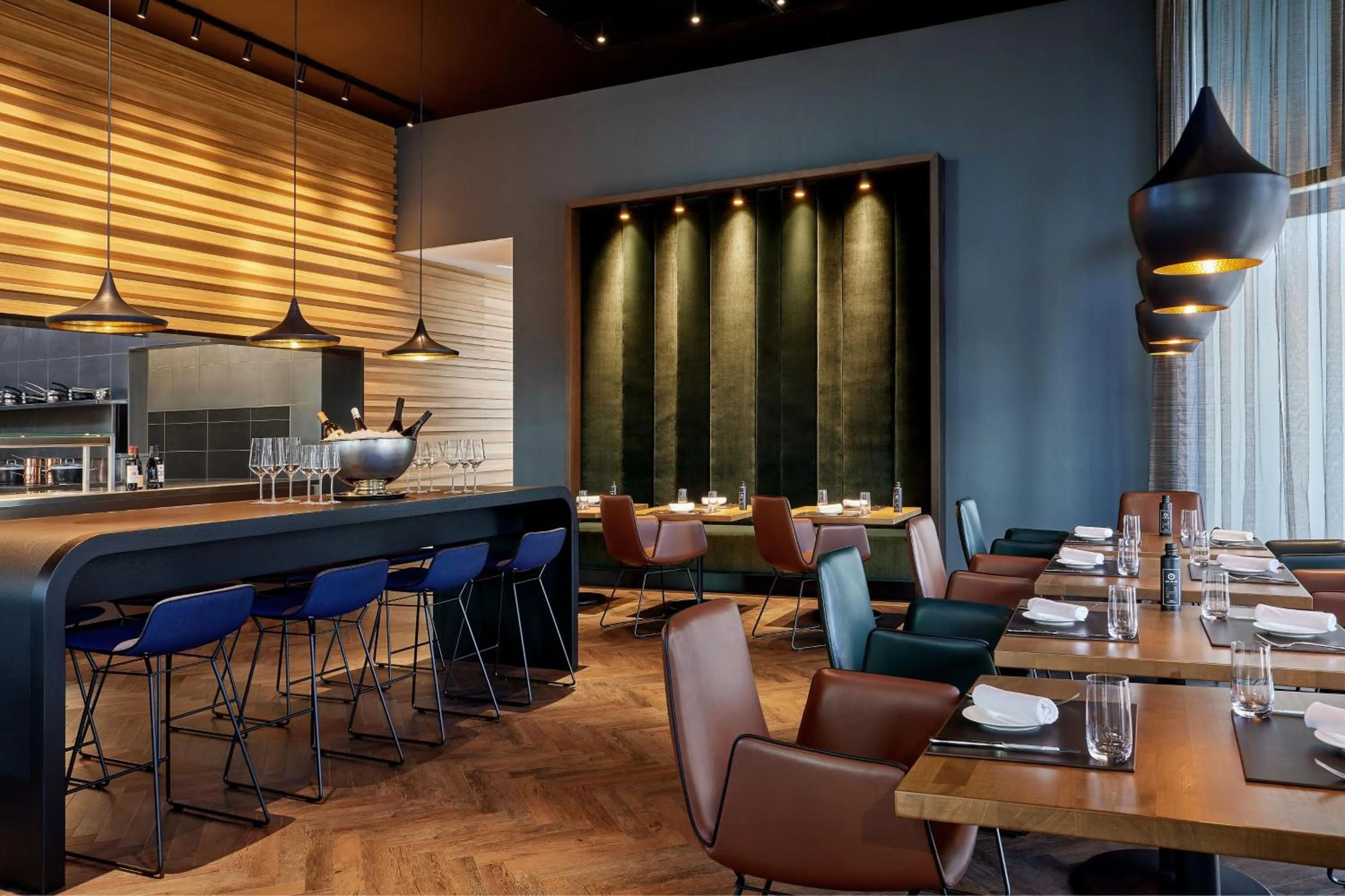 Restaurant/places to eat in Basel Marriott Hotel