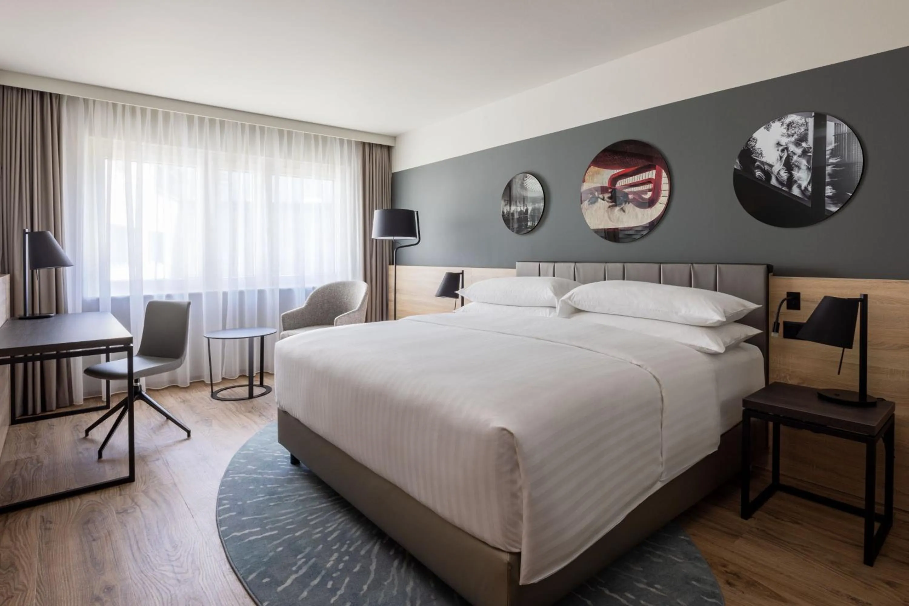 Photo of the whole room, Bed in Basel Marriott Hotel