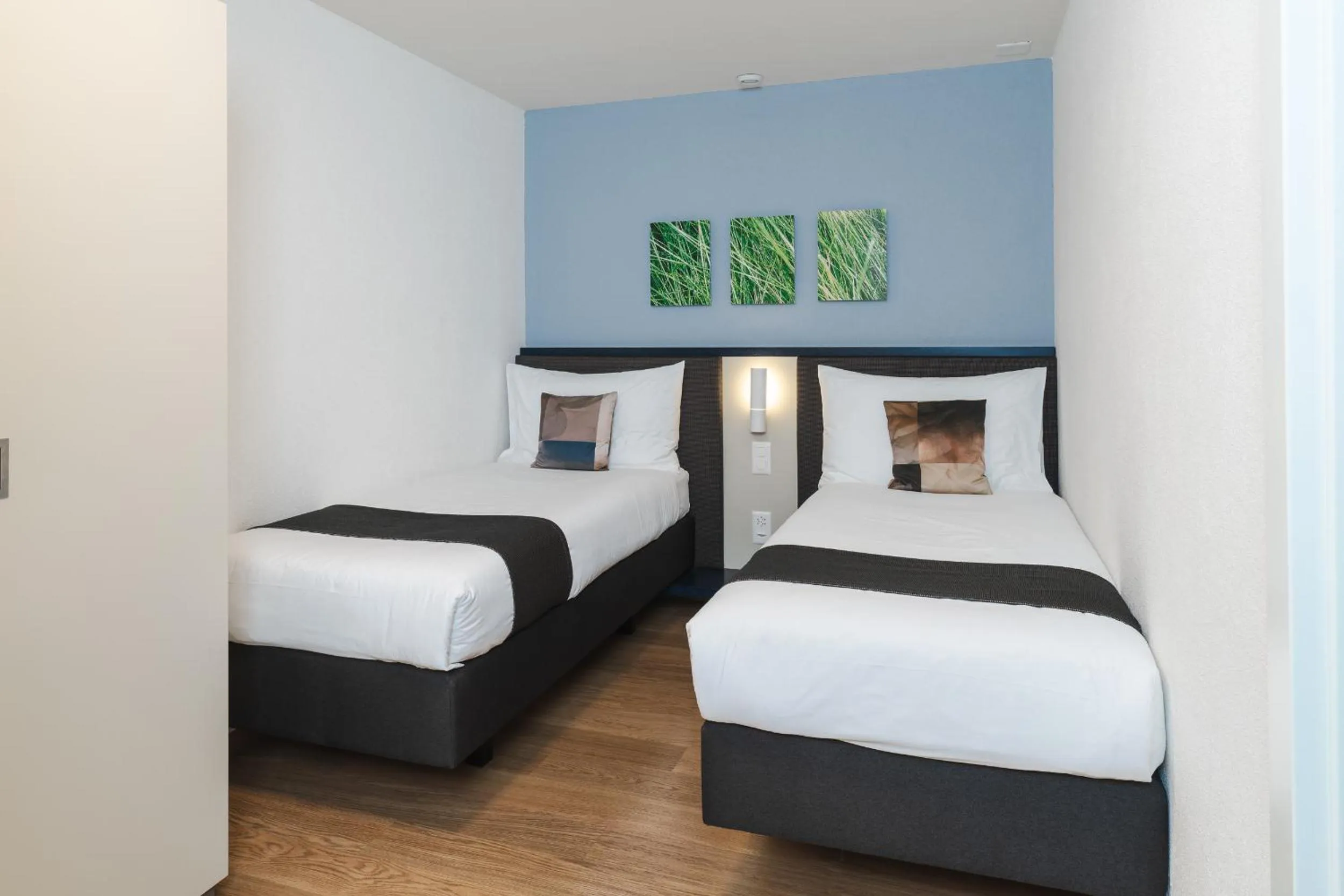 Photo of the whole room, Bed in Hotel Bristol Zurich