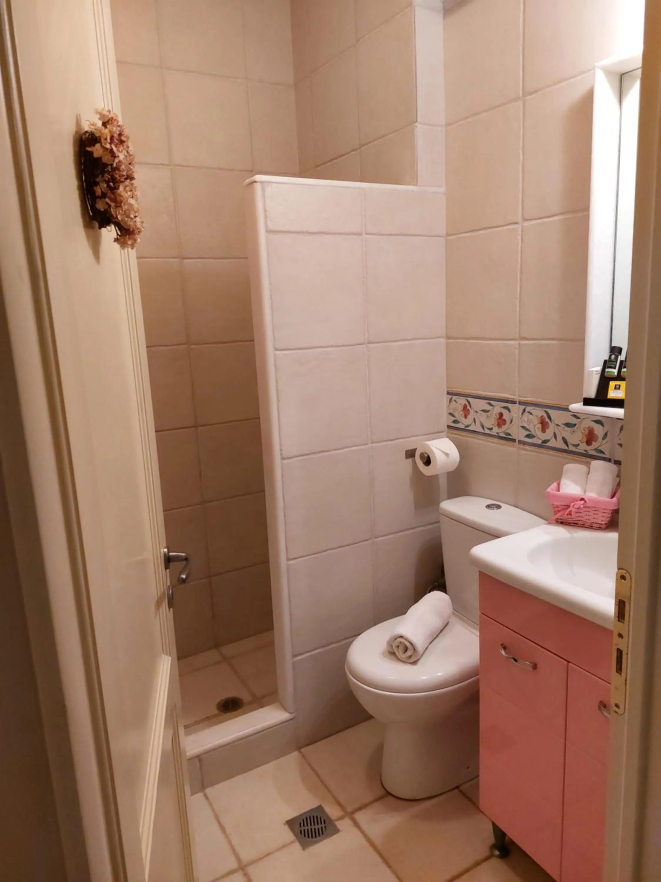 Shower in PLEIADES lUXURY APARTMENTS