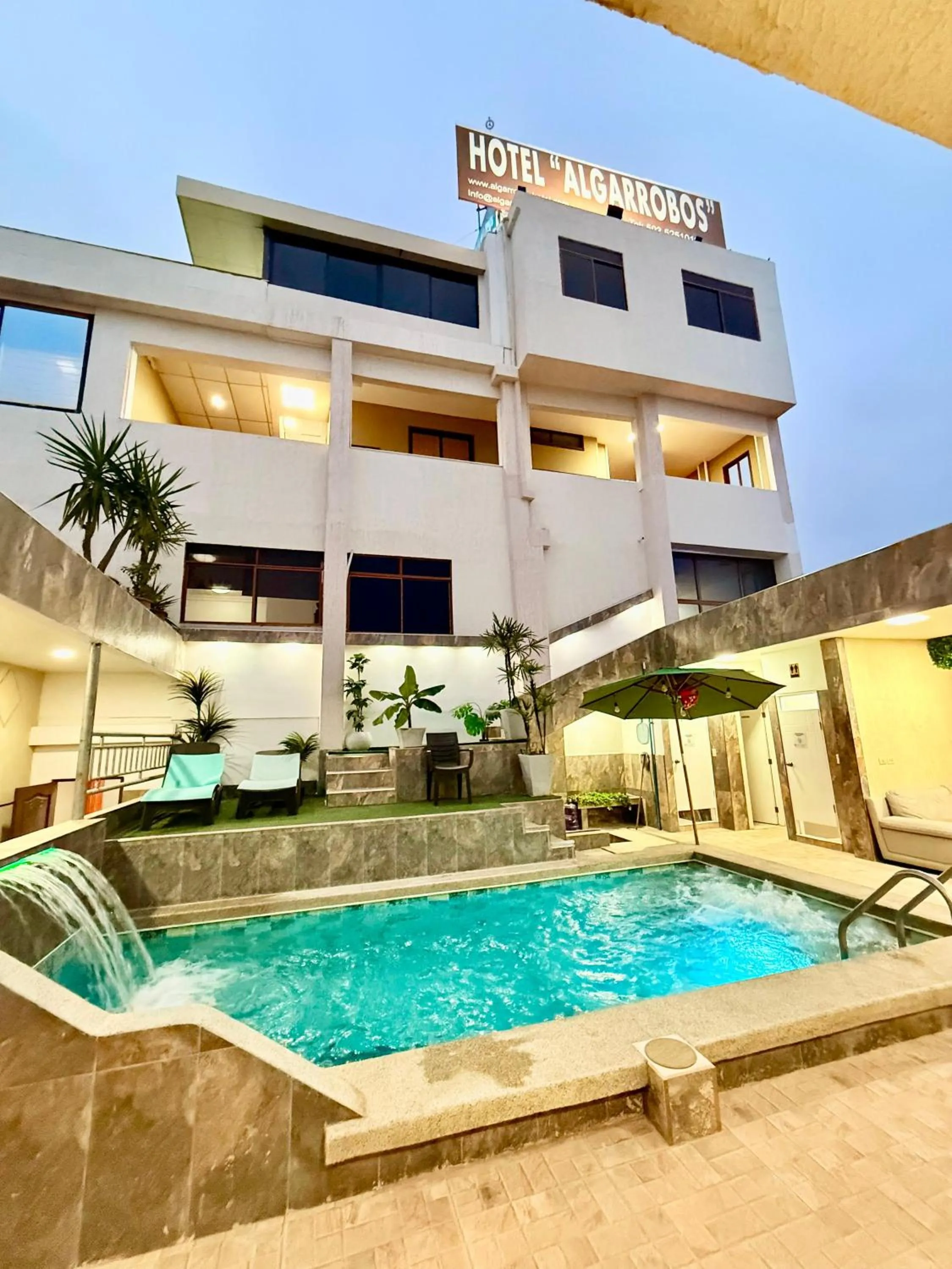 Property building in Hotel Los Algarrobos