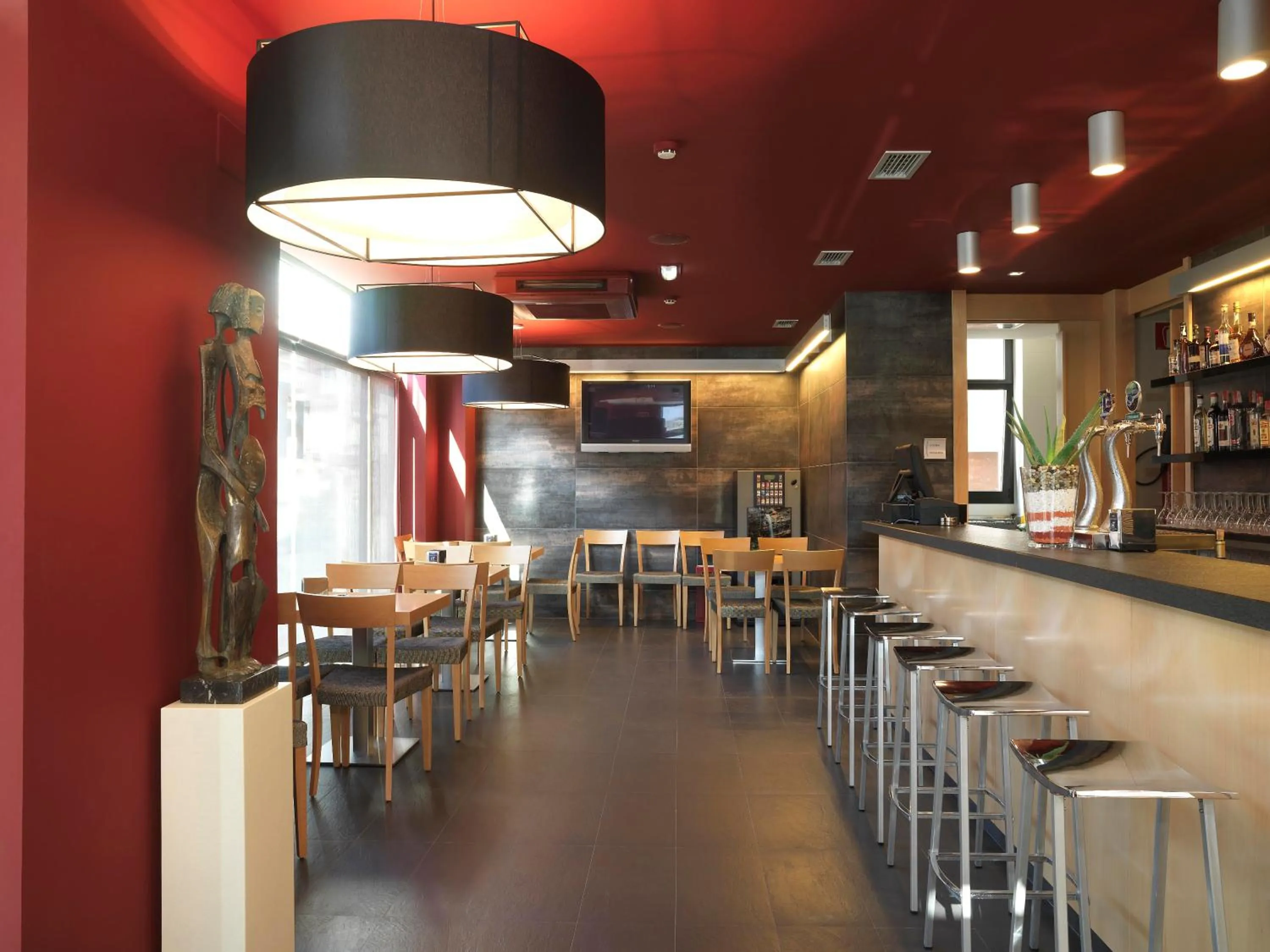 Lounge or bar in Hotel Txarriduna