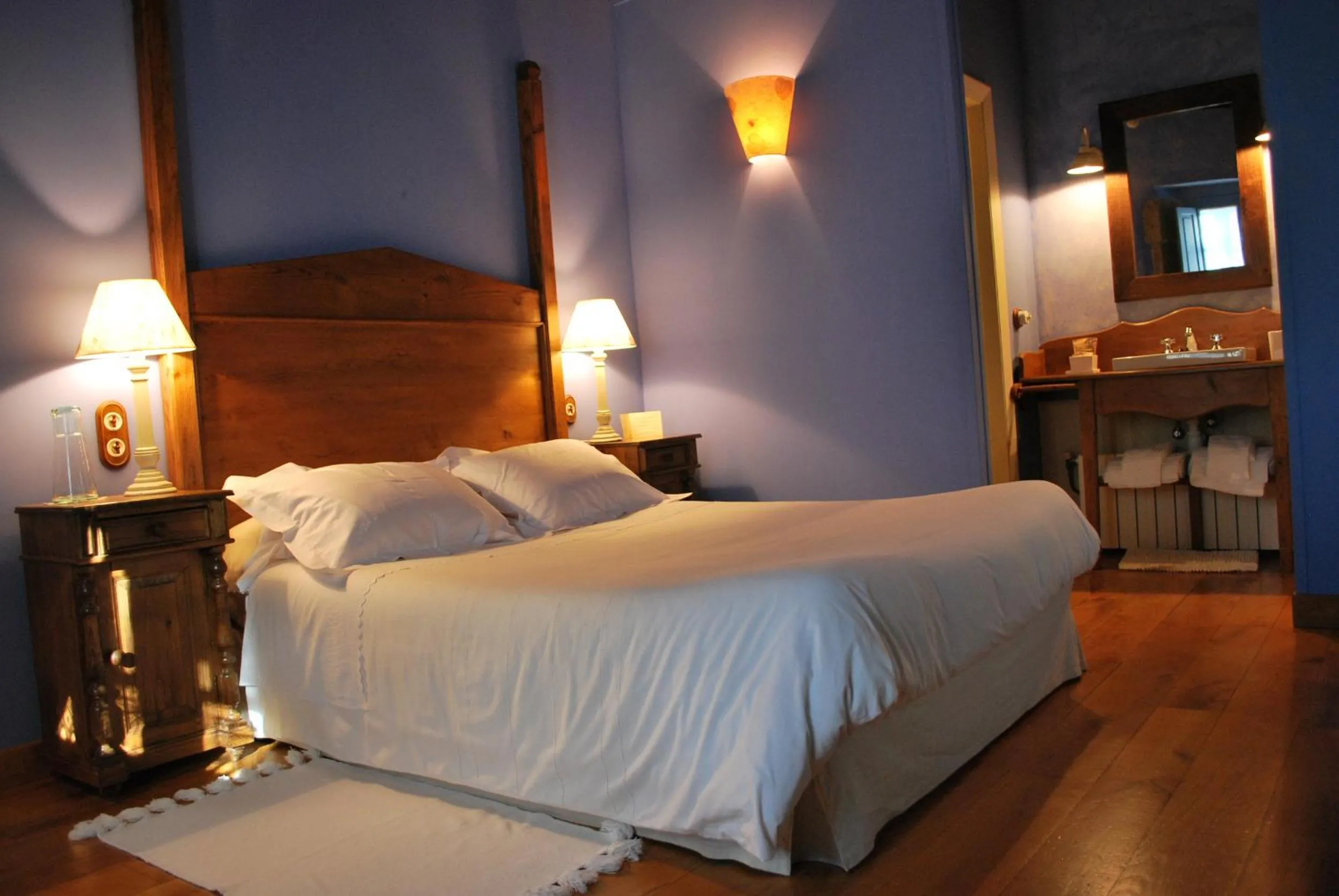 Photo of the whole room, Bed in Casa do Castelo de Andrade