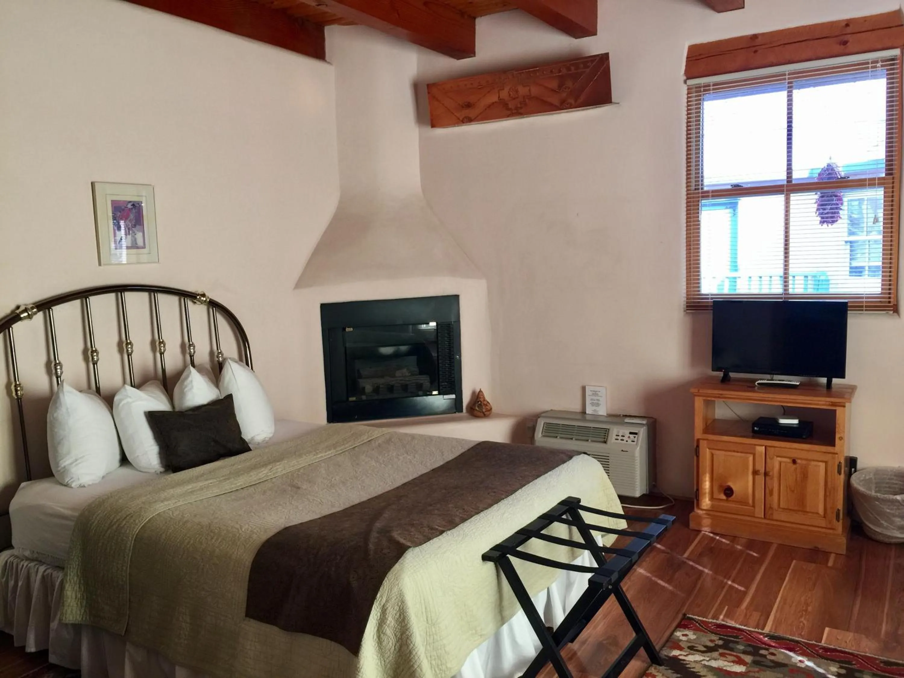 Bedroom, Bed in Guadalupe Inn