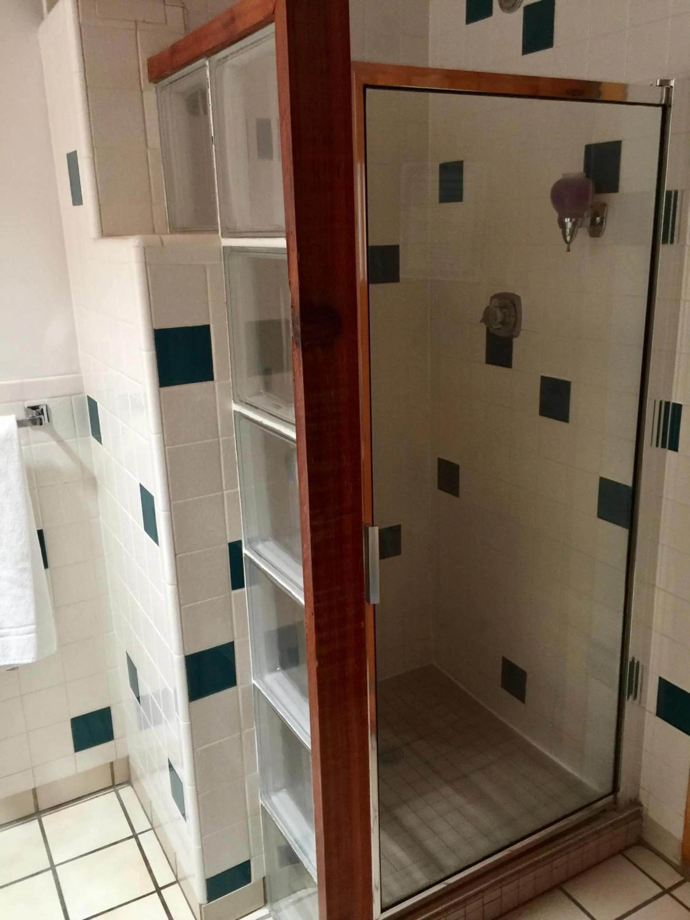 Shower in Guadalupe Inn