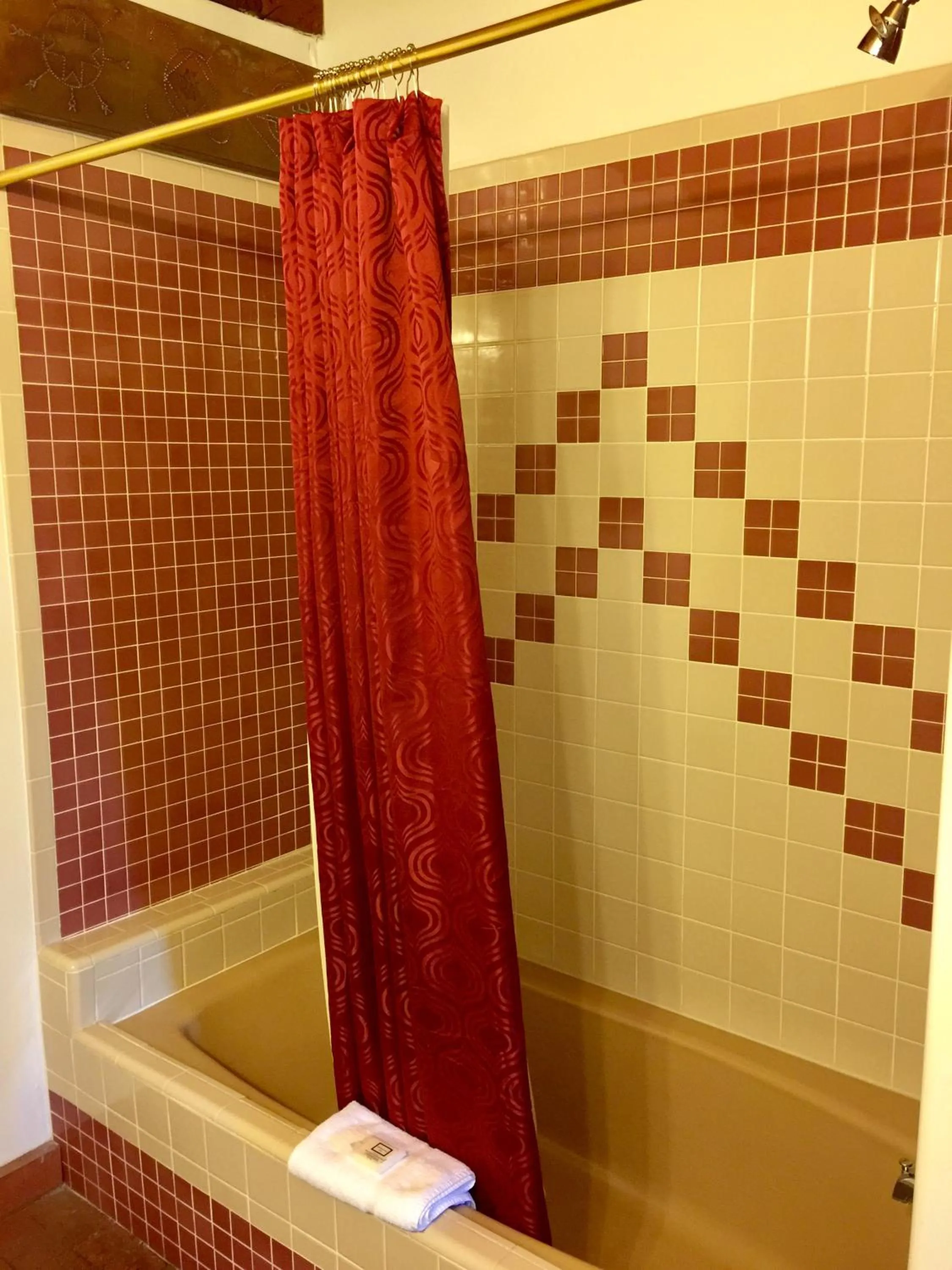 Shower in Guadalupe Inn