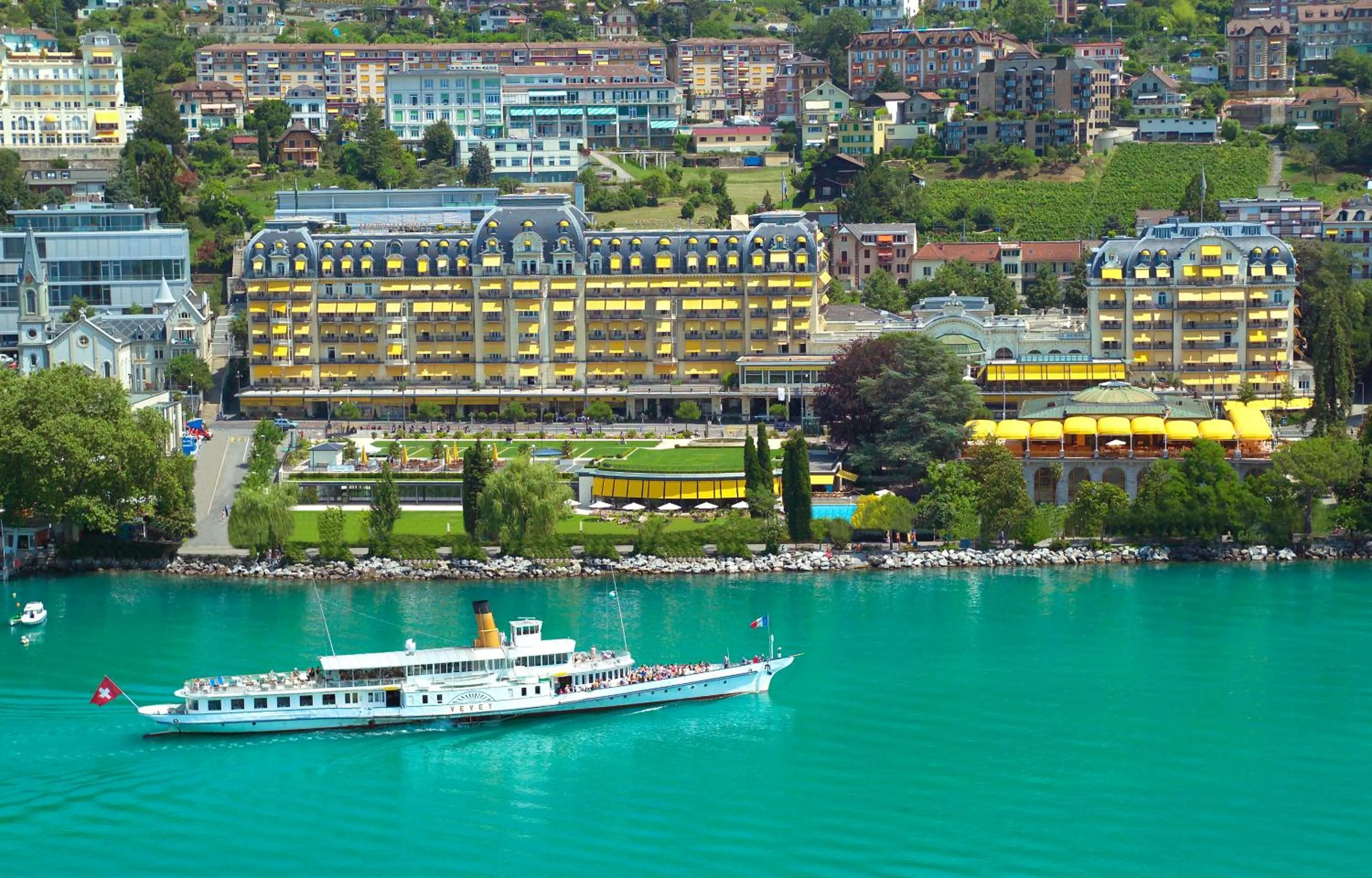Facade/entrance in Fairmont Le Montreux Palace