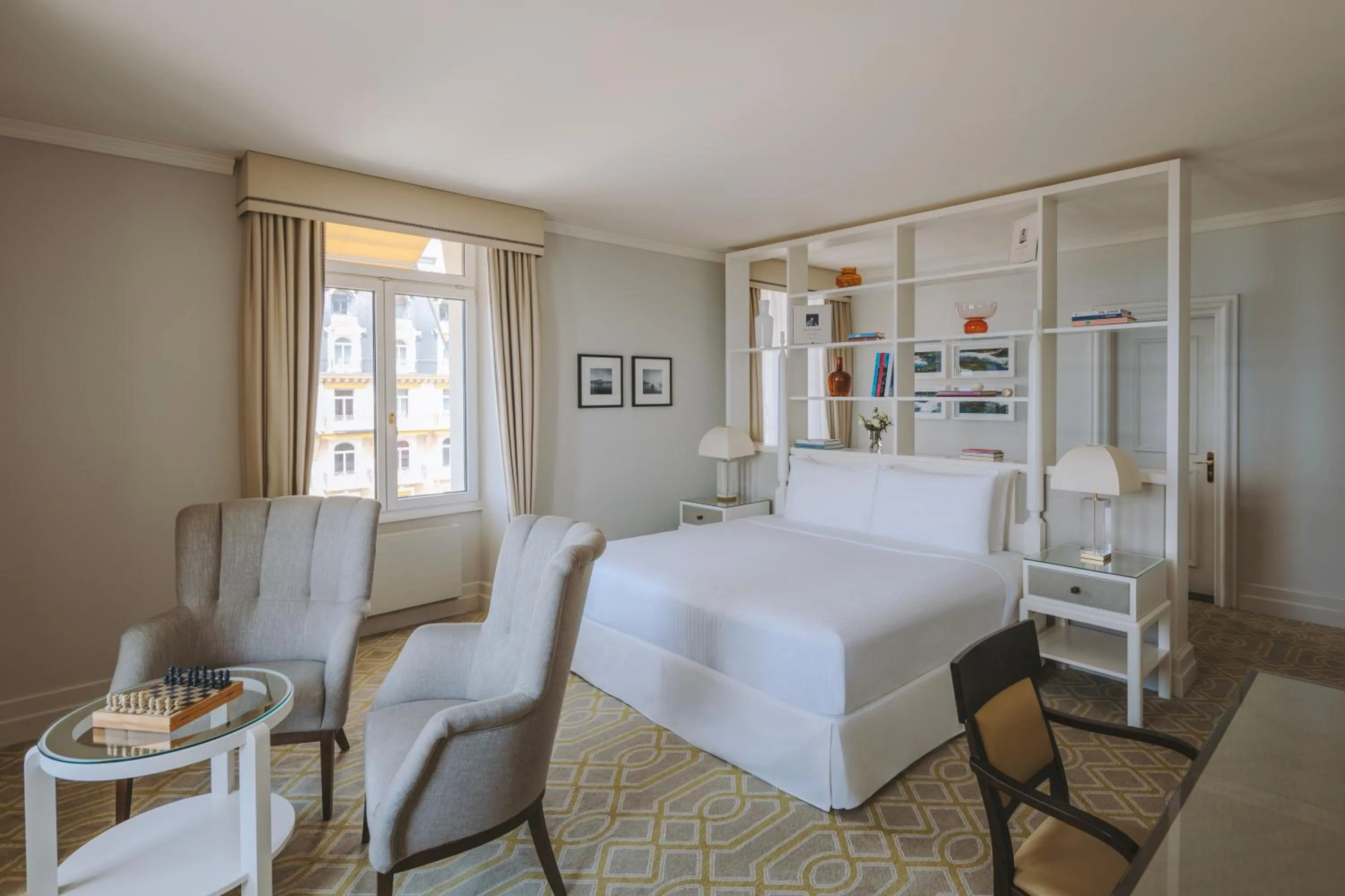 Bedroom, Bed in Fairmont Le Montreux Palace