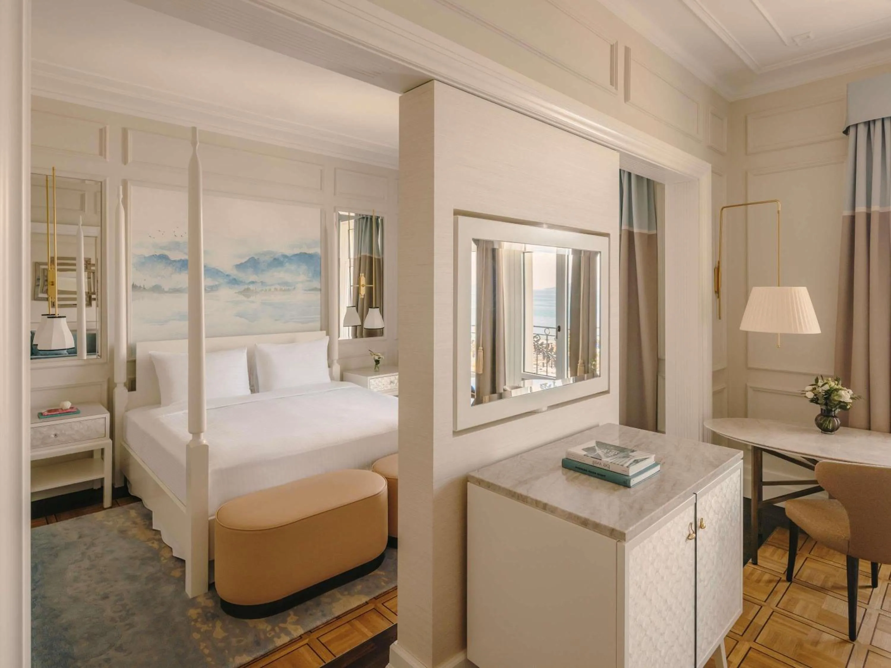 Bedroom, Bed in Fairmont Le Montreux Palace