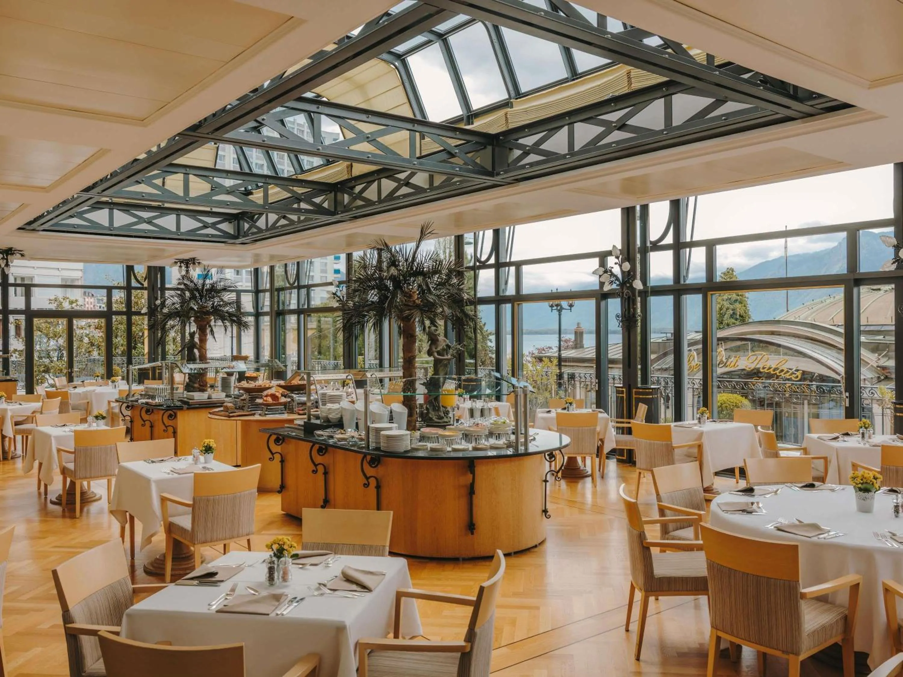 Breakfast in Fairmont Le Montreux Palace