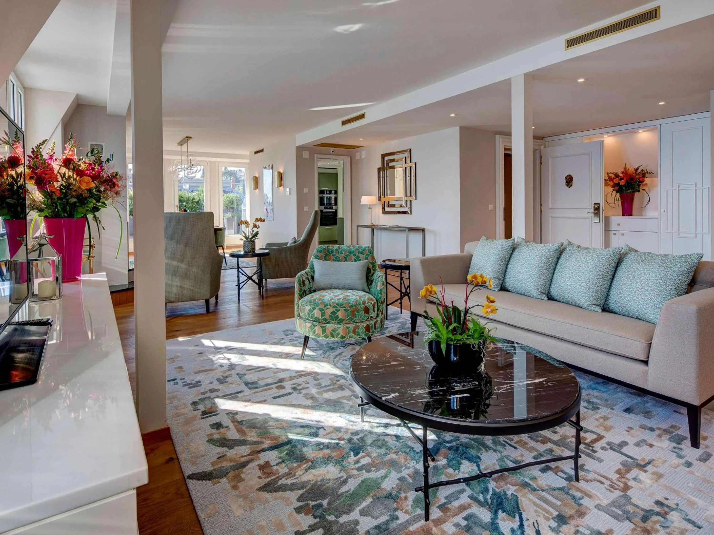 Photo of the whole room in Fairmont Le Montreux Palace