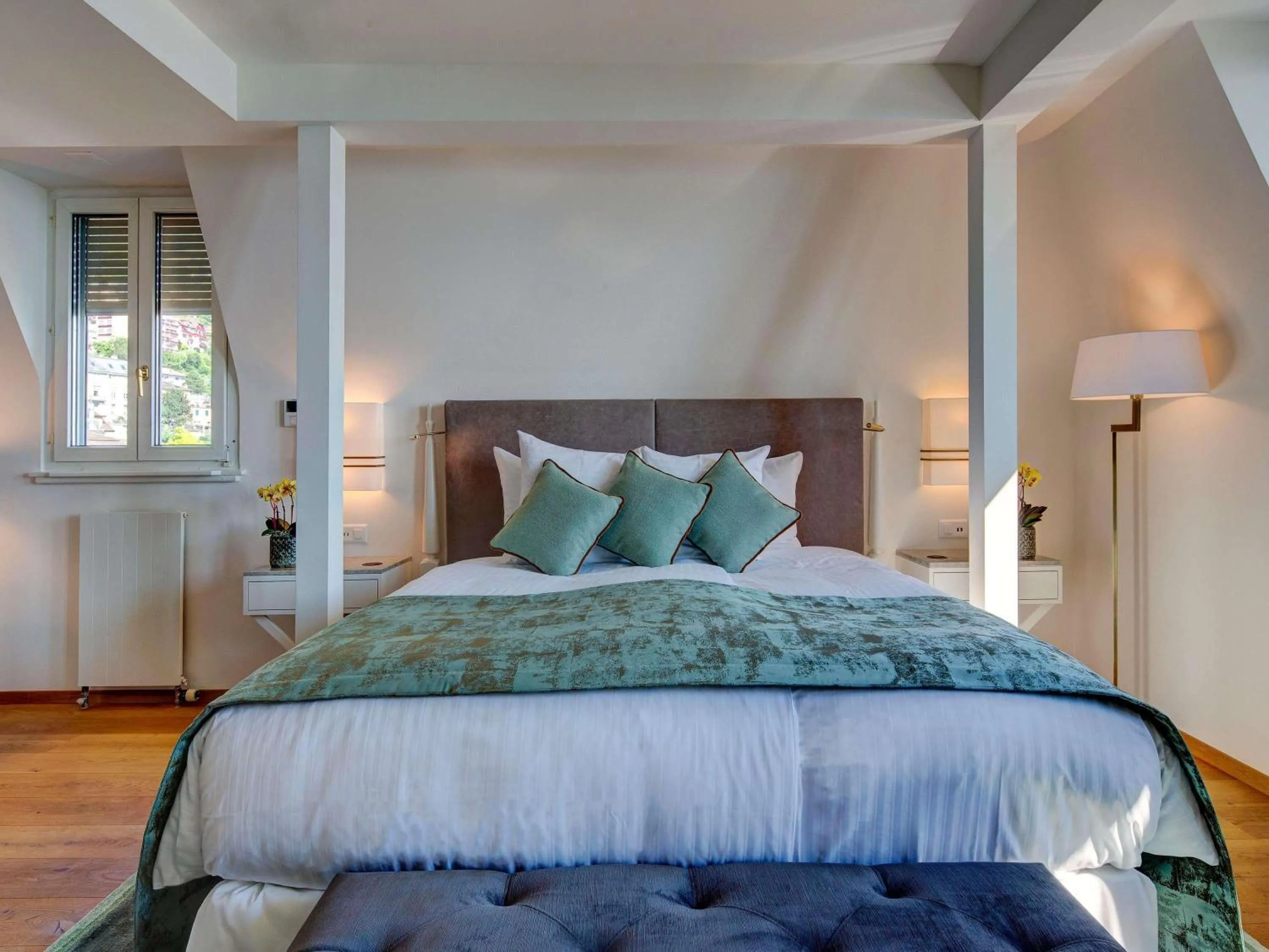 Bedroom, Bed in Fairmont Le Montreux Palace