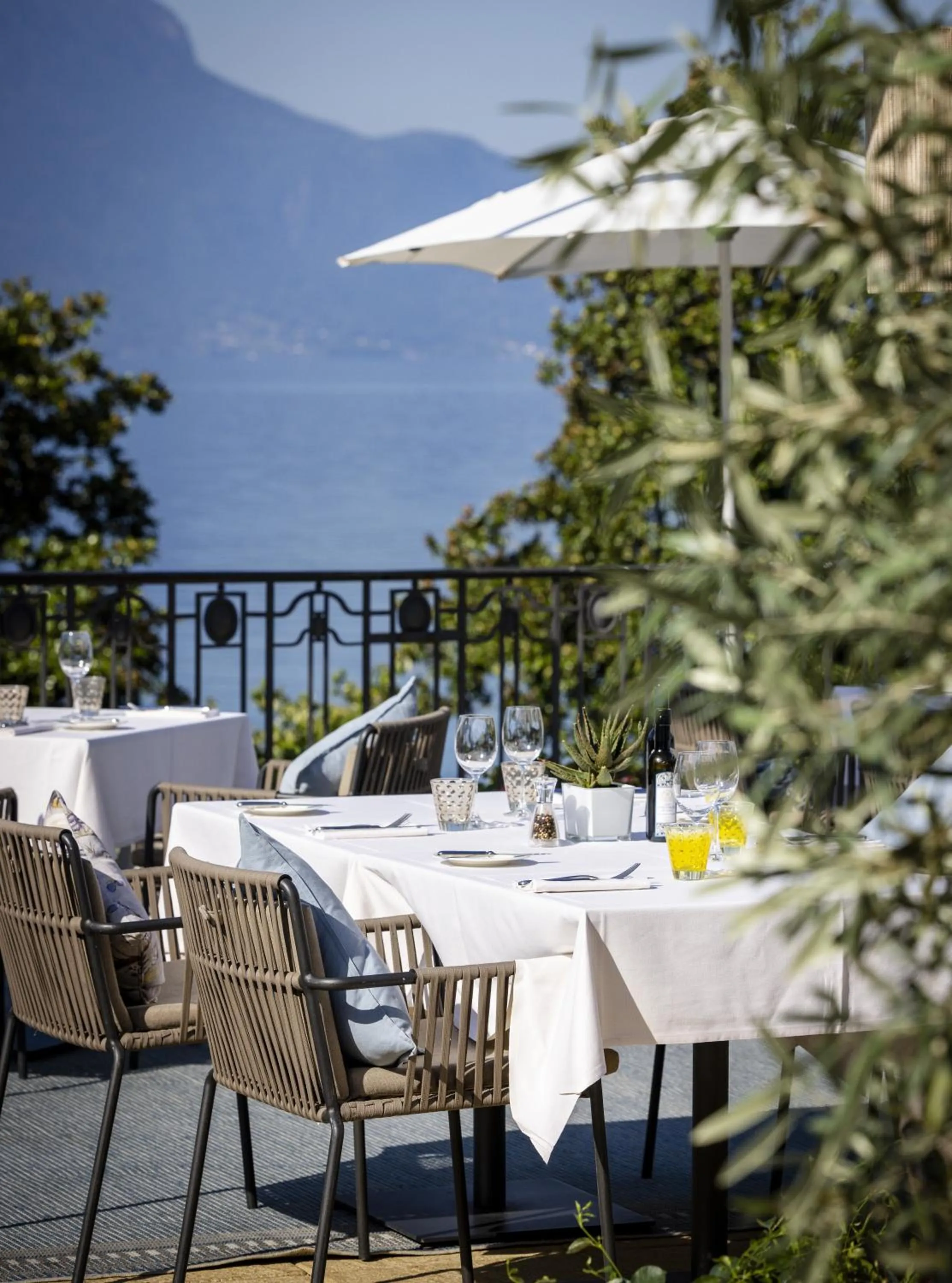 Restaurant/places to eat in Fairmont Le Montreux Palace