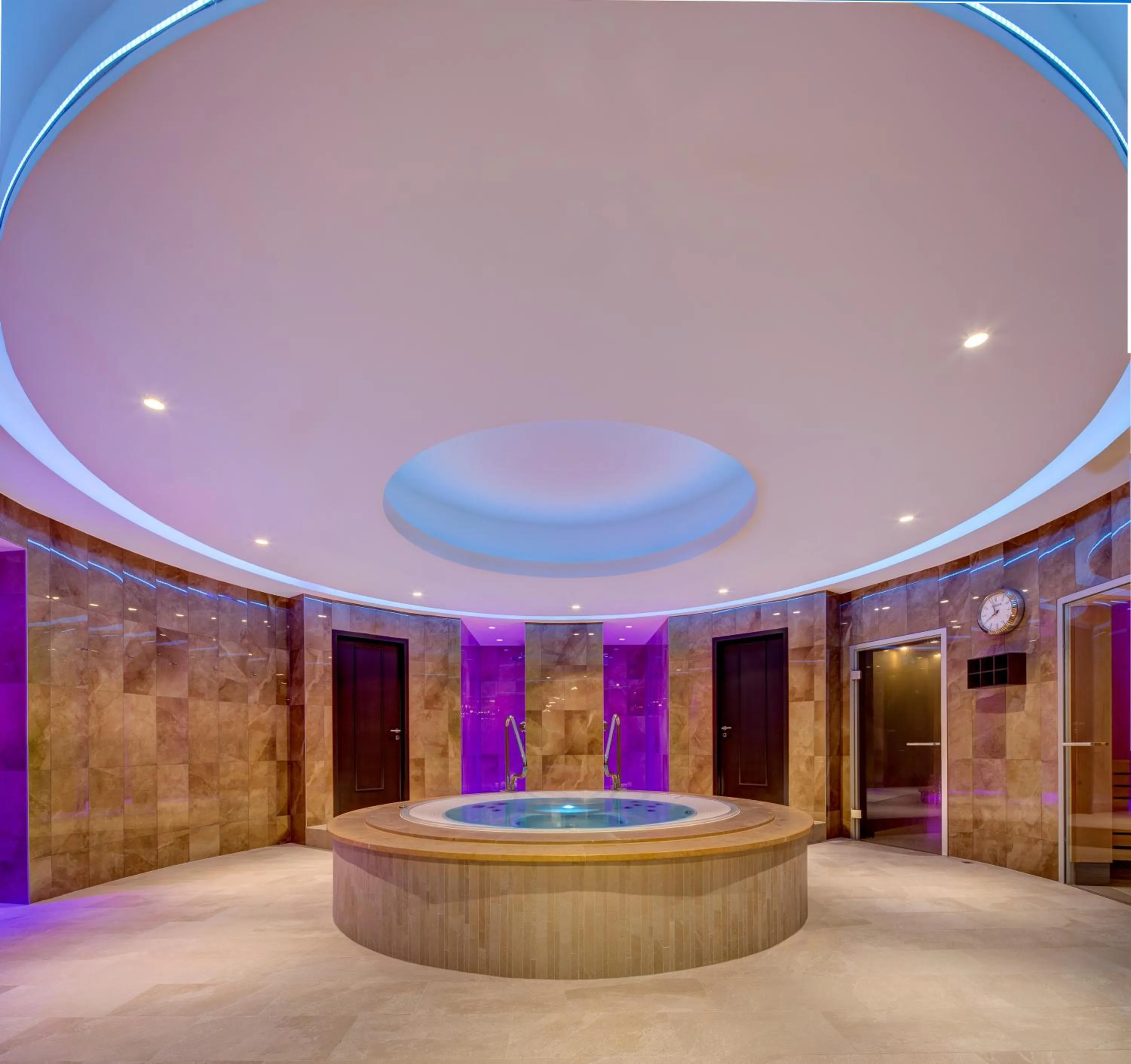 Hot Tub in Fairmont Le Montreux Palace