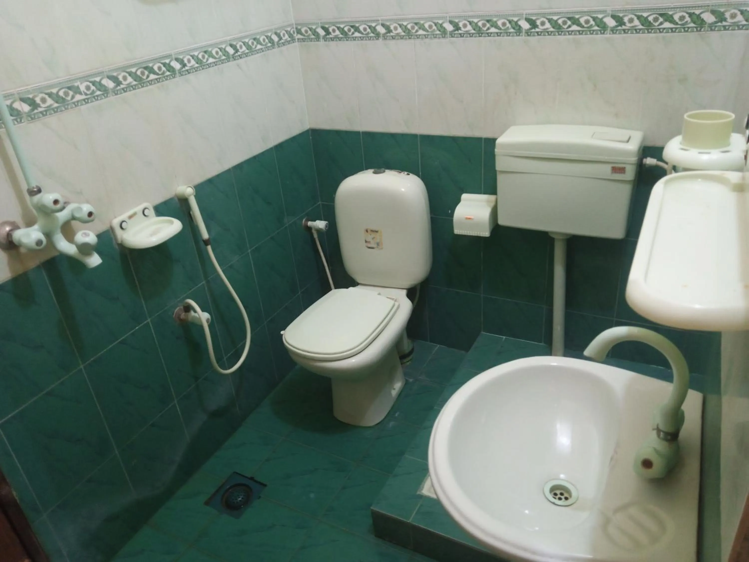 Bathroom in Hotel Decent Lodge