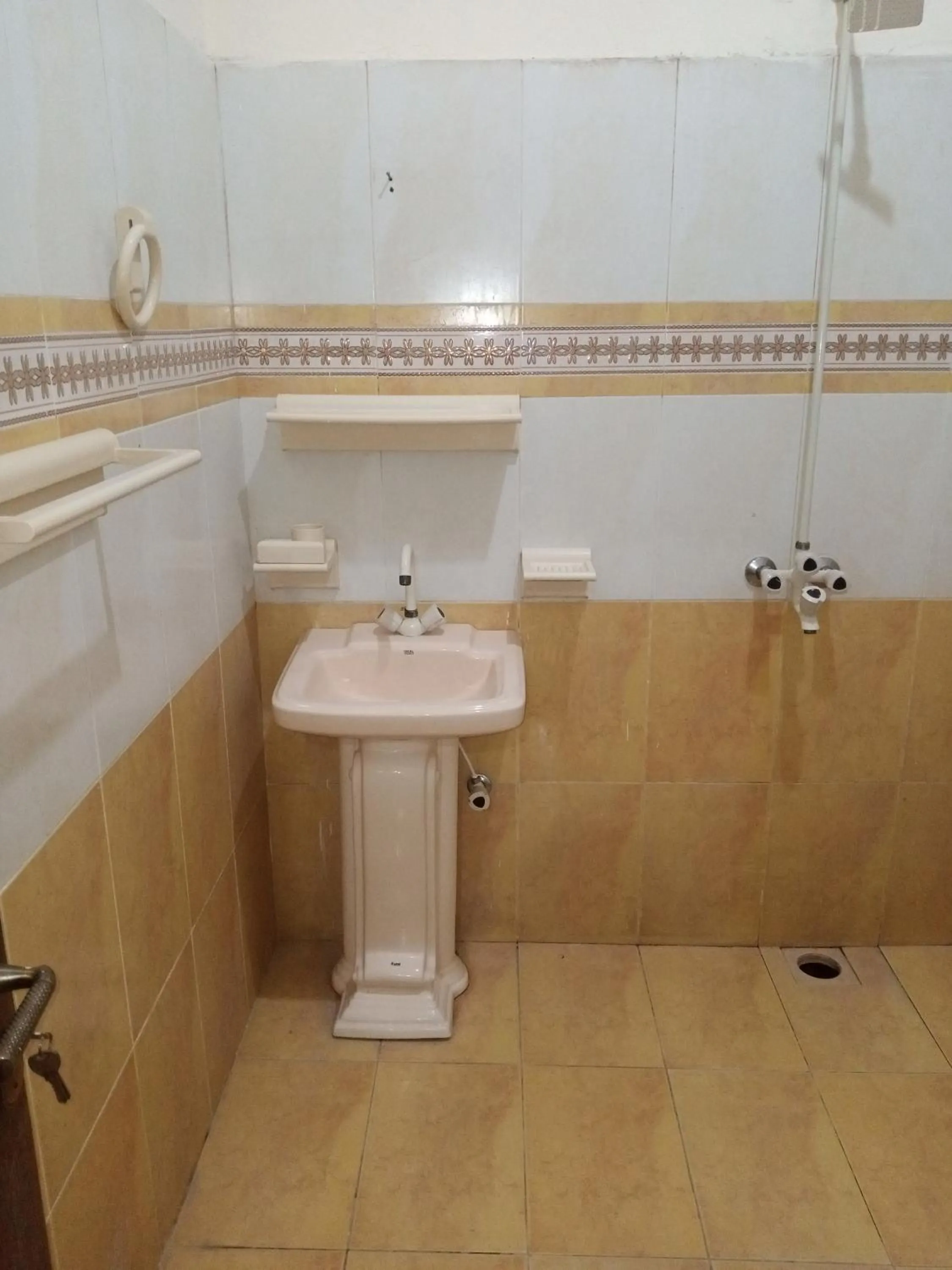 Bathroom in Hotel Decent Lodge