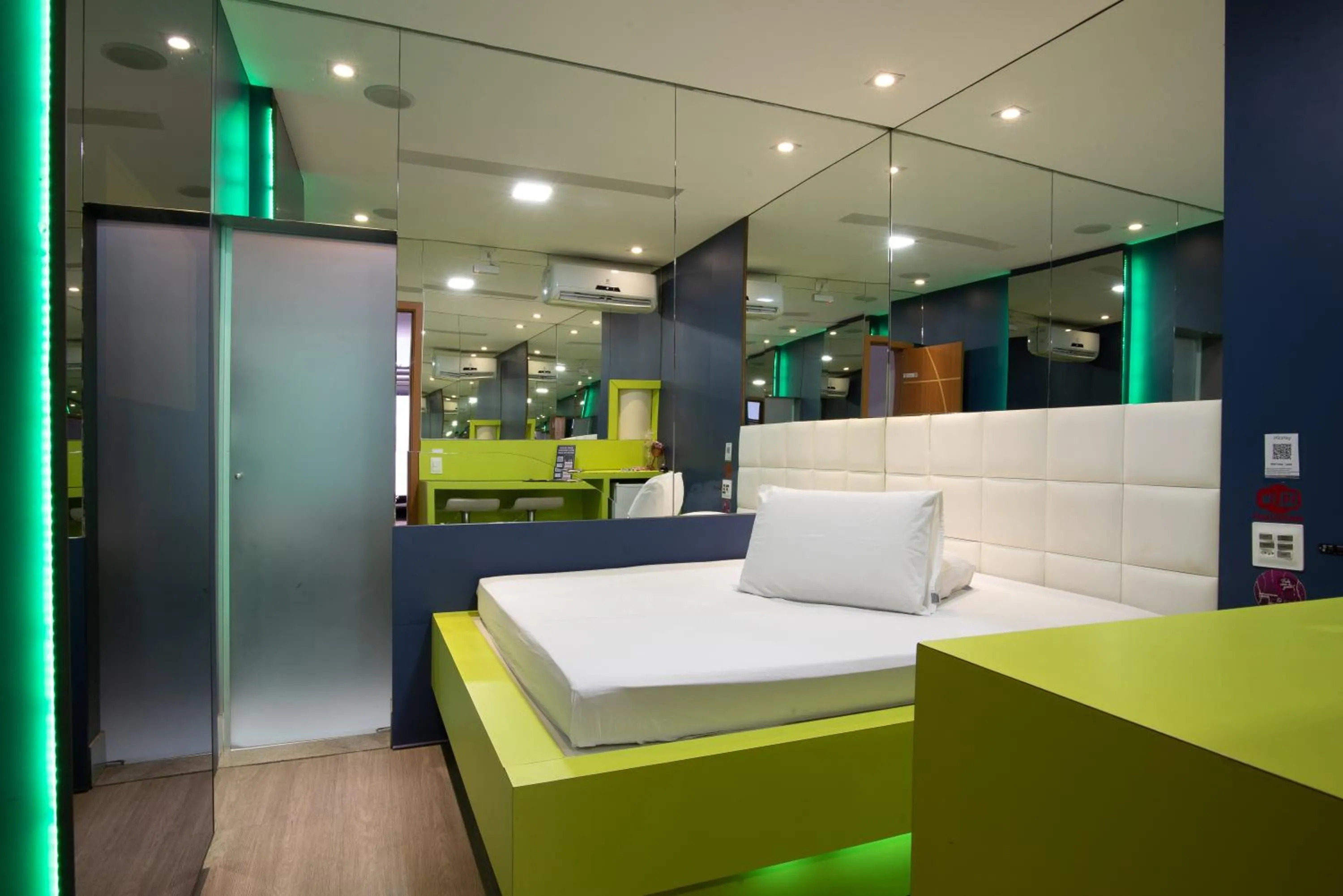 Bed in Motel fantasy 4 (adult Only)