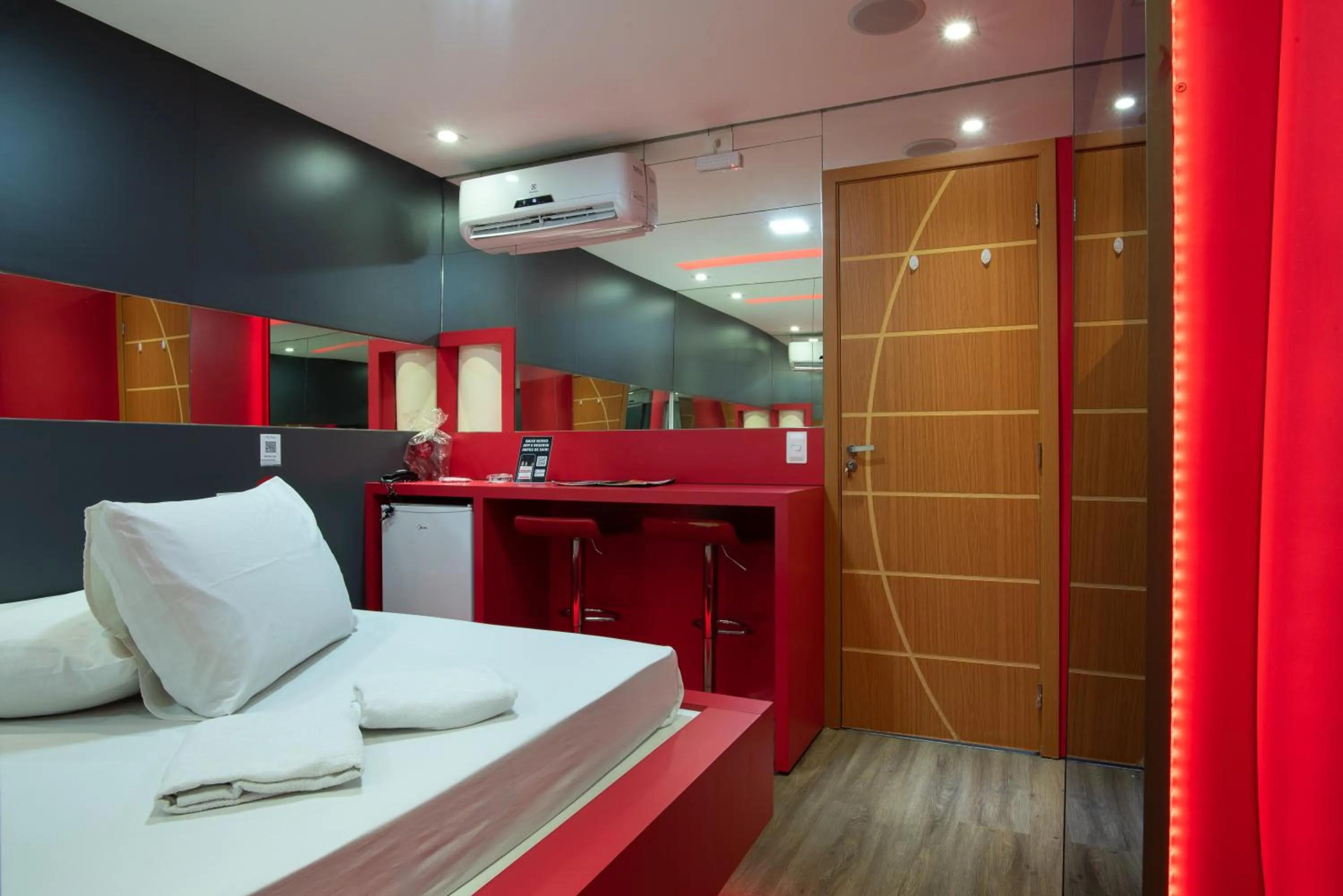 Bed in Motel fantasy 4 (adult Only)