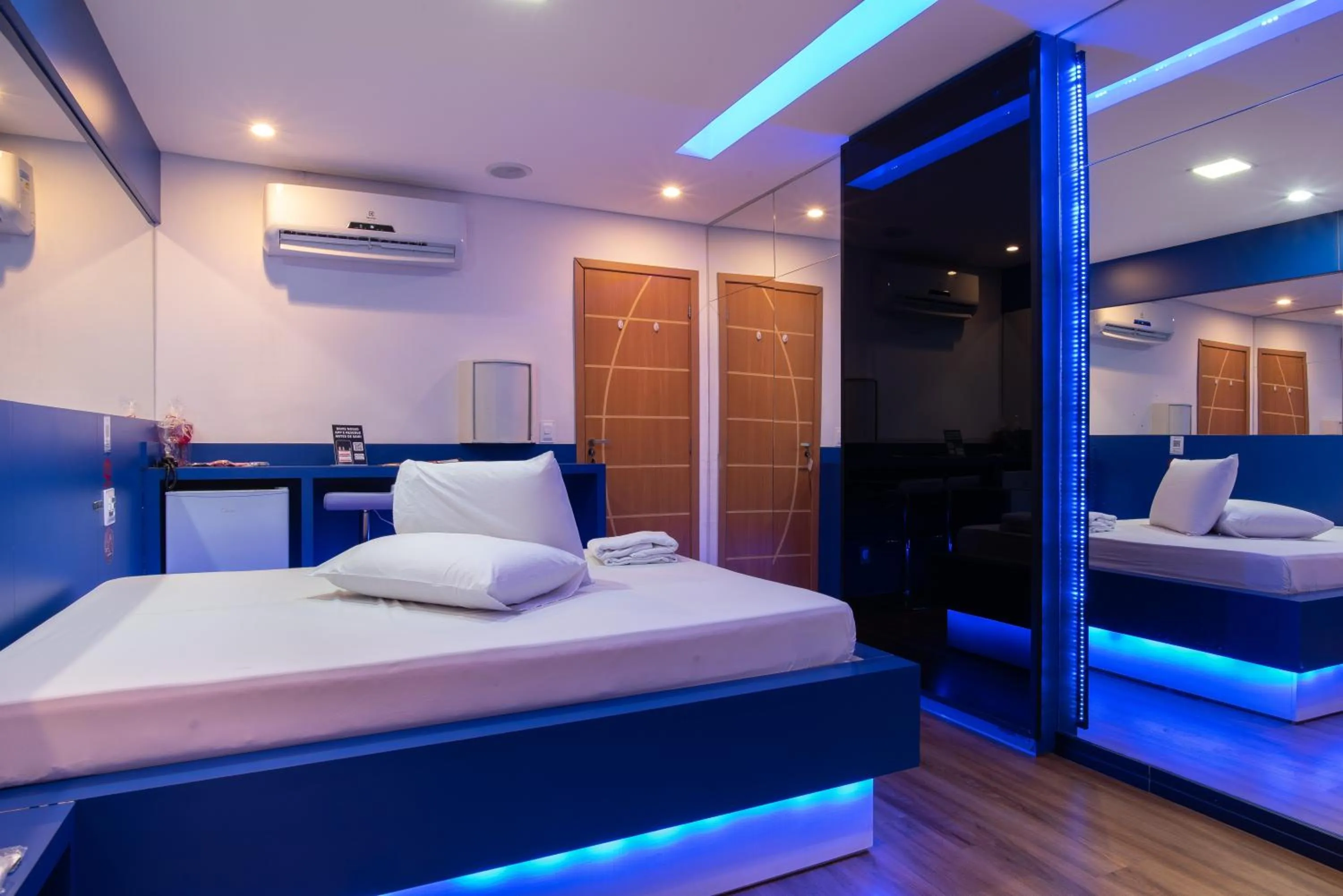 Bed in Motel fantasy 4 (adult Only)