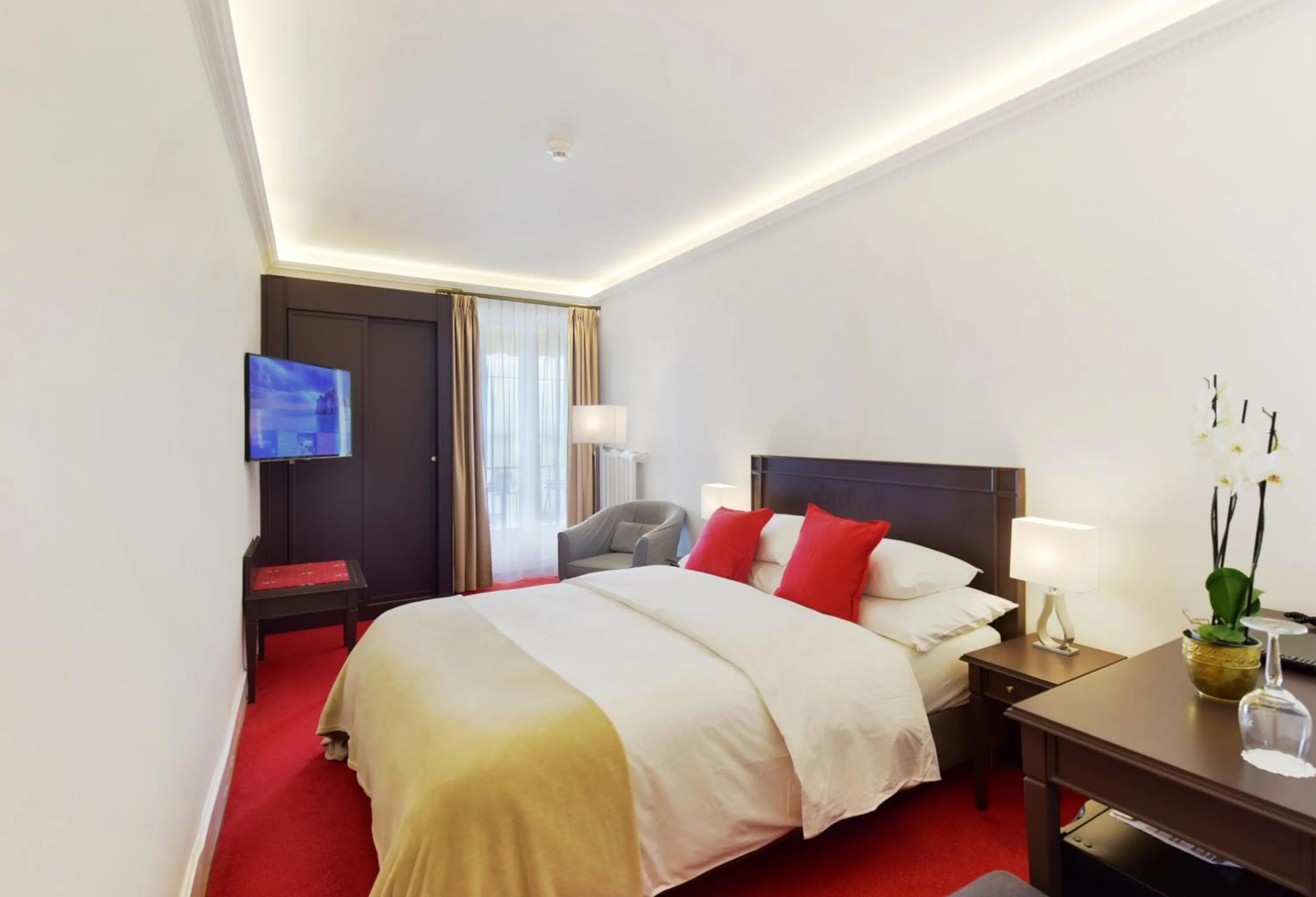 Bedroom, Bed in Golf Hotel René Capt