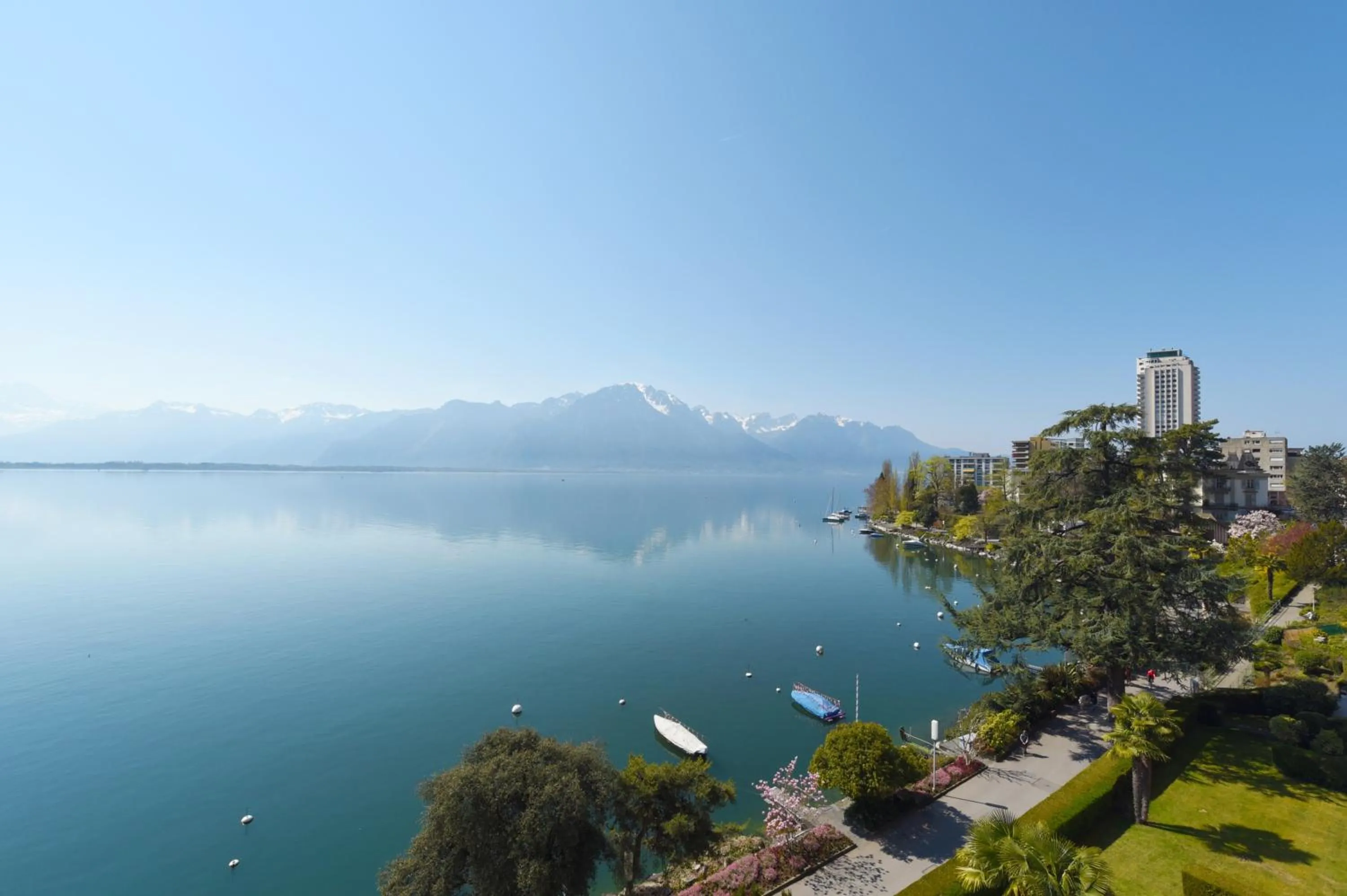 Lake view in Golf Hotel René Capt