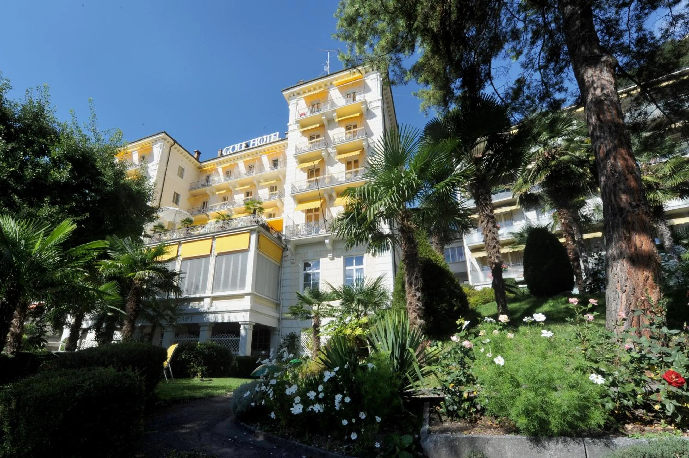 Property building in Golf Hotel René Capt