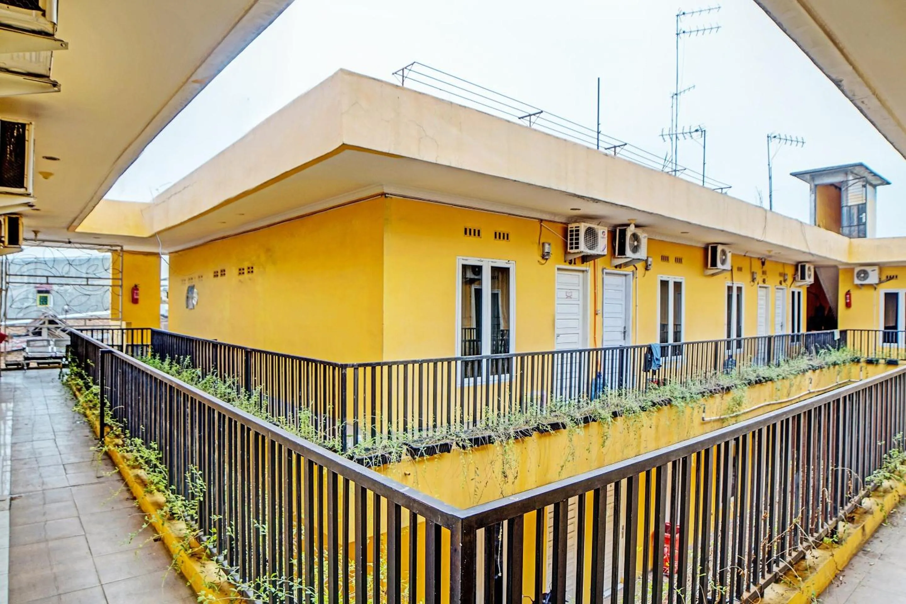 Lobby or reception in OYO 91418 Kantil Homestay Syariah