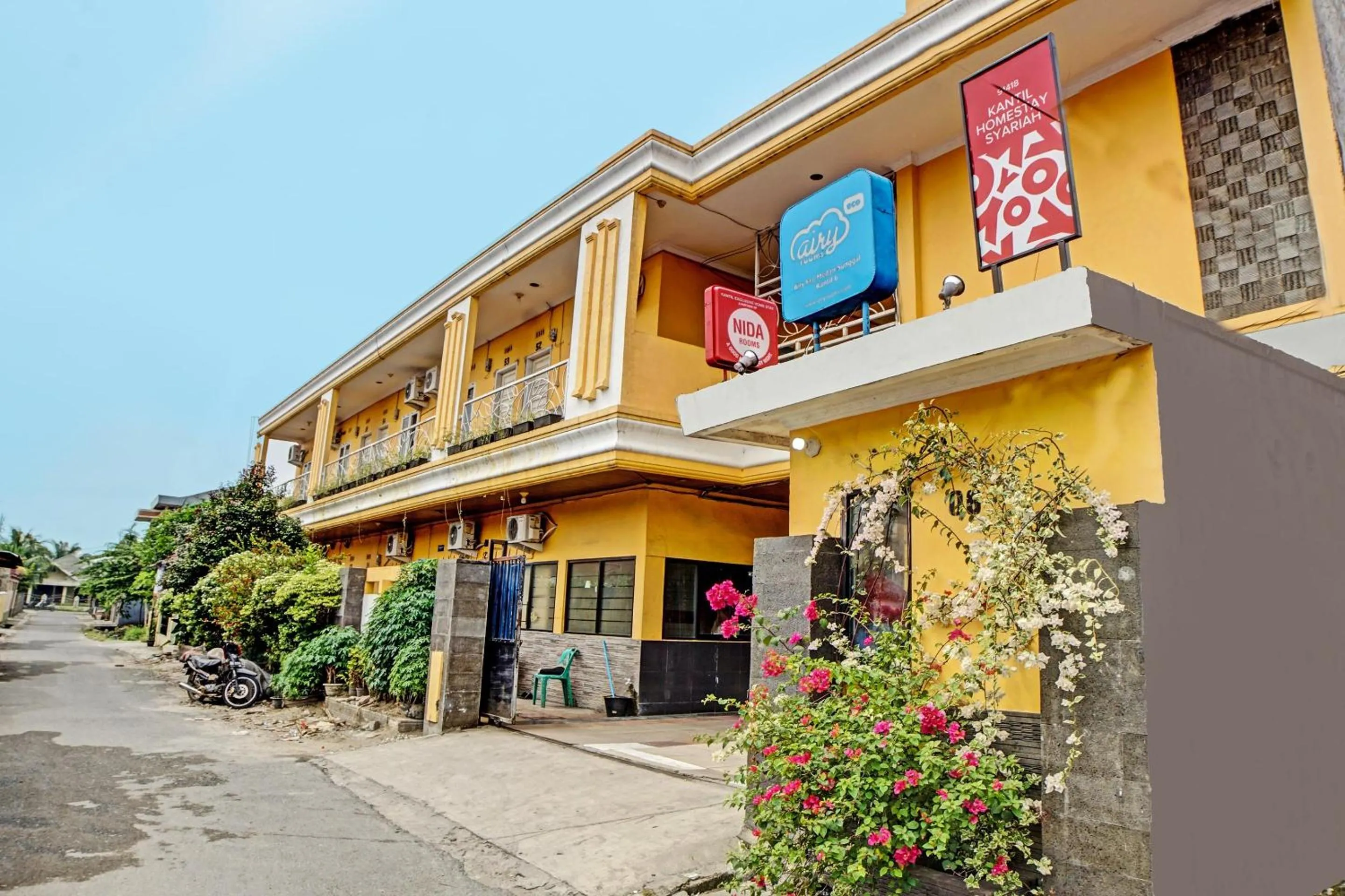 Facade/entrance in OYO 91418 Kantil Homestay Syariah