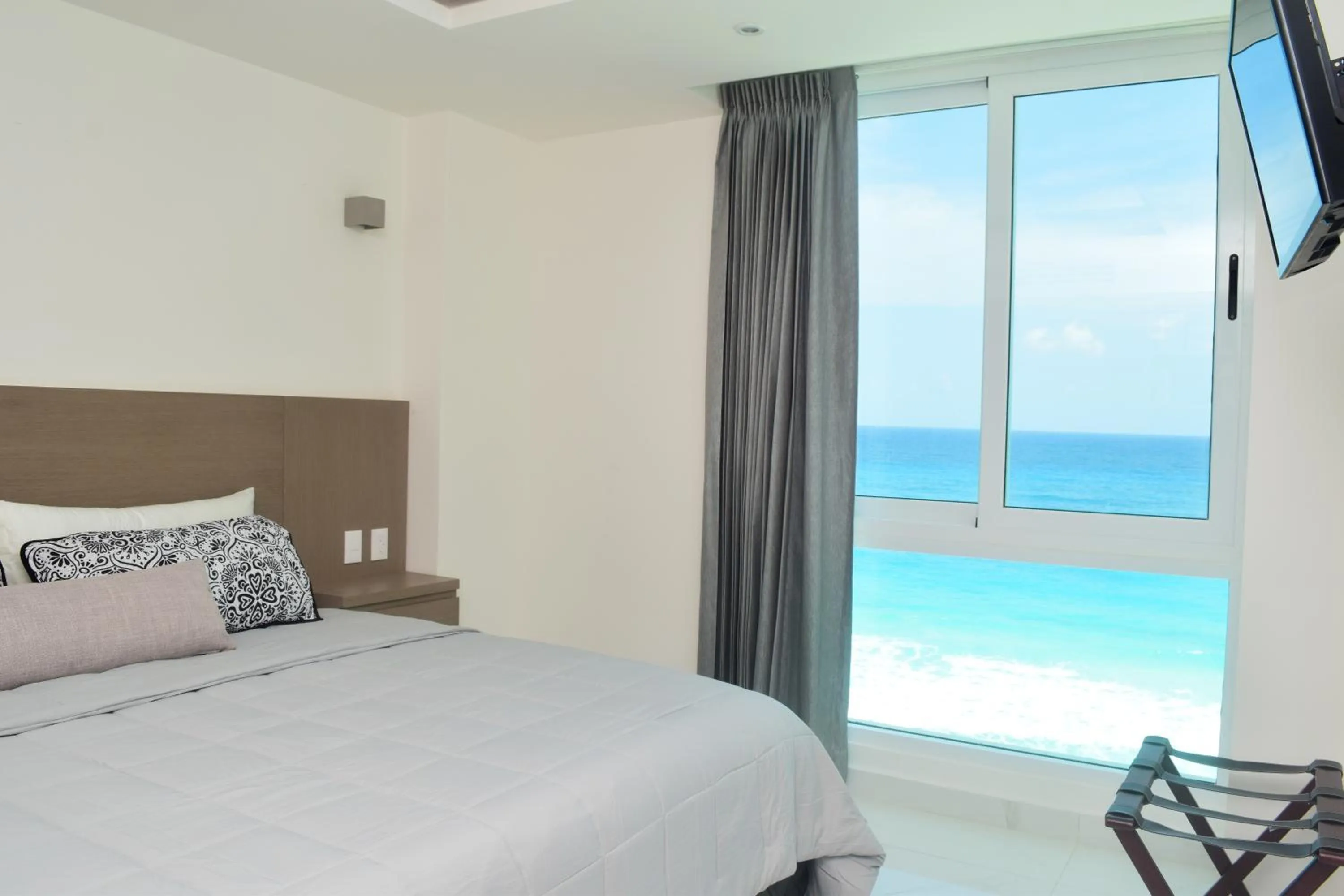 Bed in Nuevo estudio a pie de playa, vistas increibles, alberca, gym jacuzi, seguridad, 3503