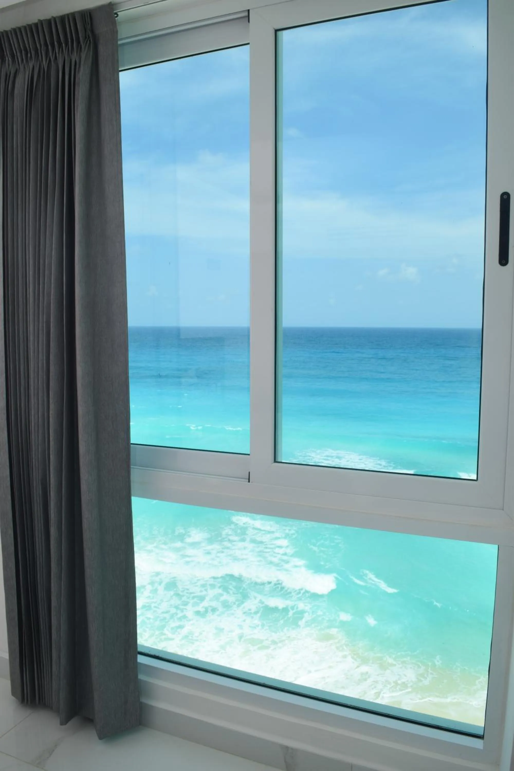 Day in Nuevo estudio a pie de playa, vistas increibles, alberca, gym jacuzi, seguridad, 3503