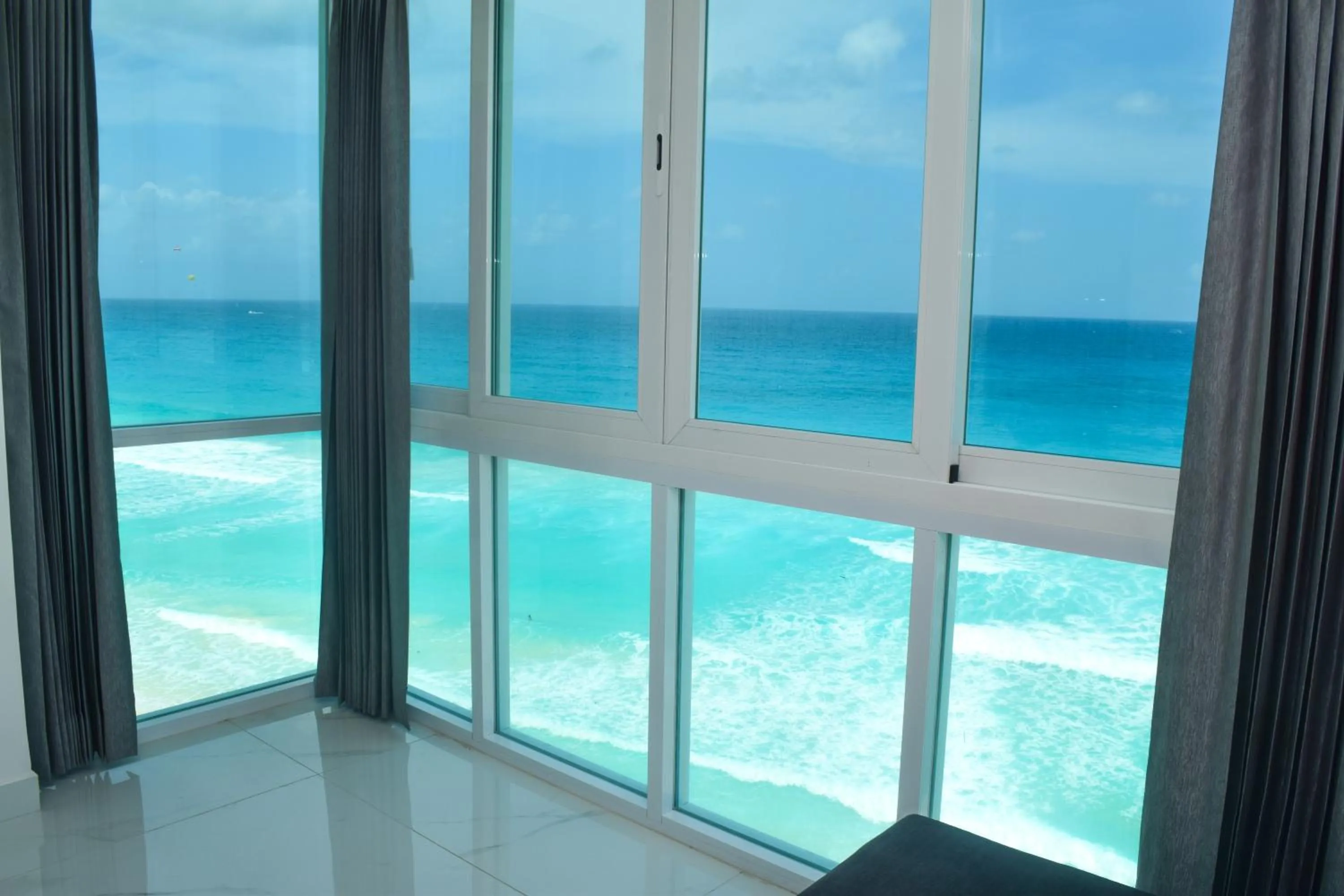 Day in Nuevo estudio a pie de playa, vistas increibles, alberca, gym jacuzi, seguridad, 3503