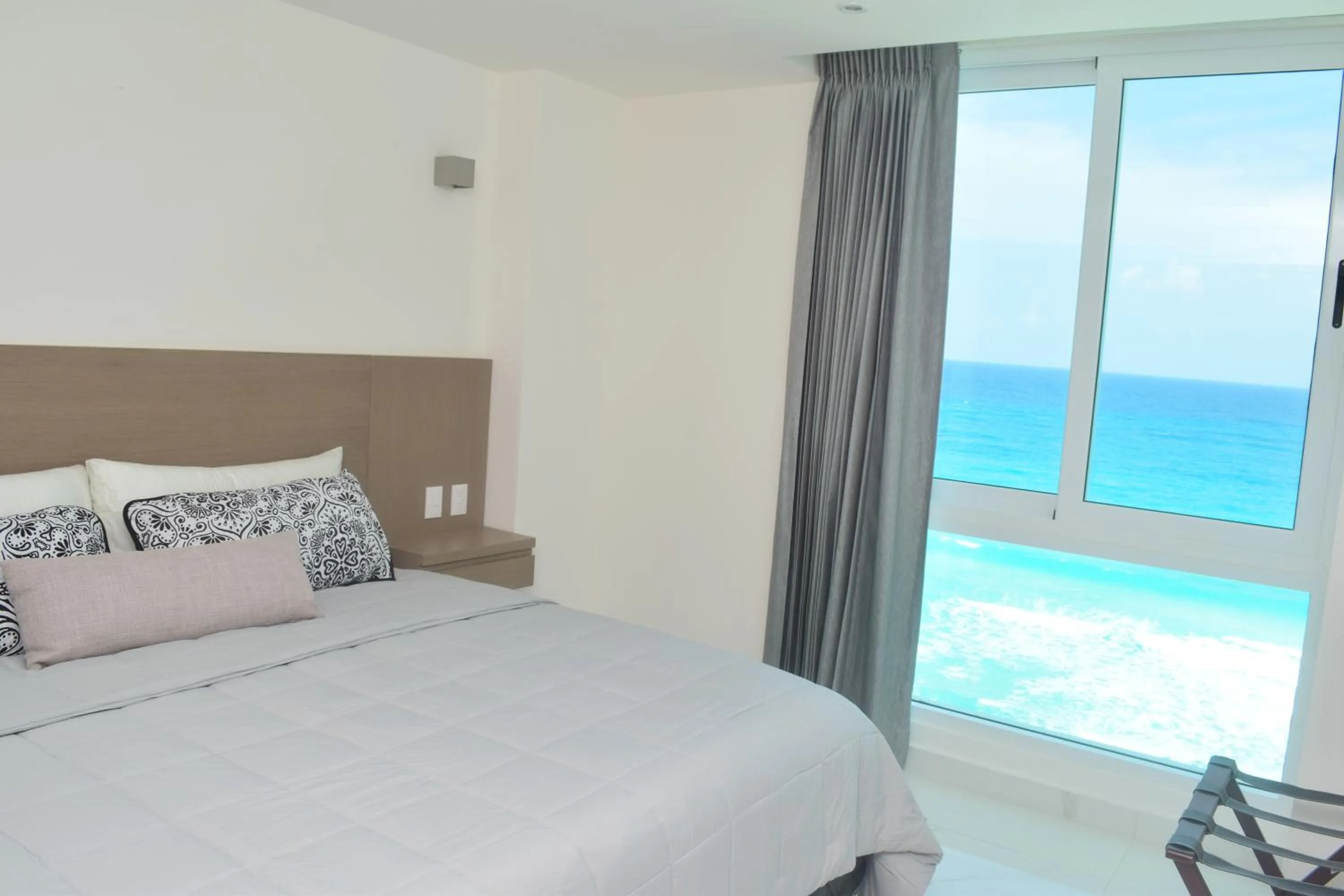 Bed in Nuevo estudio a pie de playa, vistas increibles, alberca, gym jacuzi, seguridad, 3503