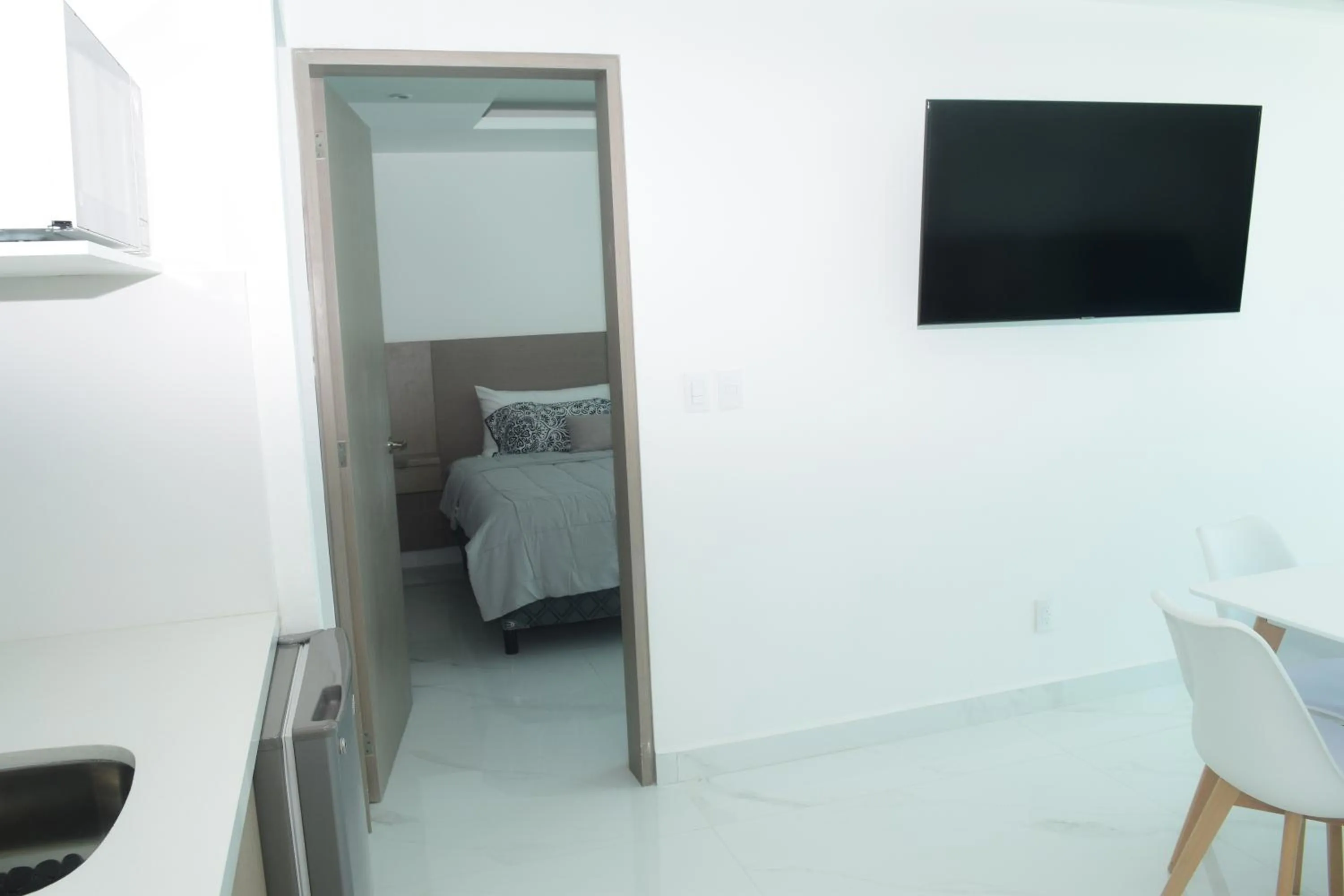 Photo of the whole room, Bed in Nuevo estudio a pie de playa, vistas increibles, alberca, gym jacuzi, seguridad, 3503