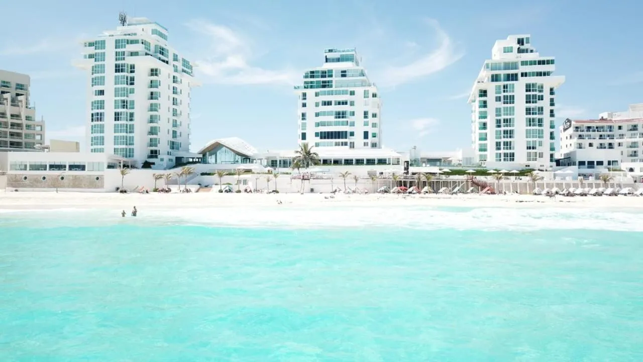 Property building in Nuevo estudio a pie de playa, vistas increibles, alberca, gym jacuzi, seguridad, 3503