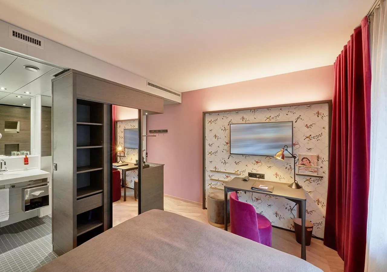 Photo of the whole room, Bed in Boutique Hotel Seefeld